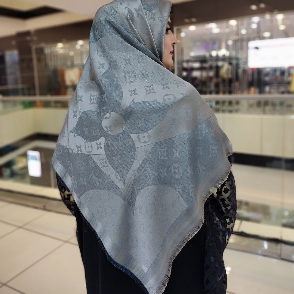 روسری نخ ابریشم ژاکارد دو رو لمه دار