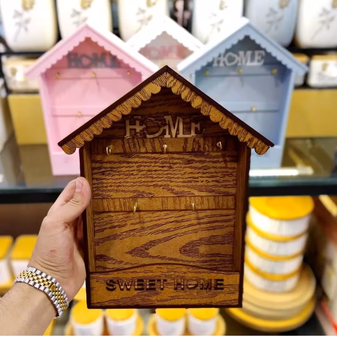 جاکلیدی کلبه چوبی در رنگ های مختلف