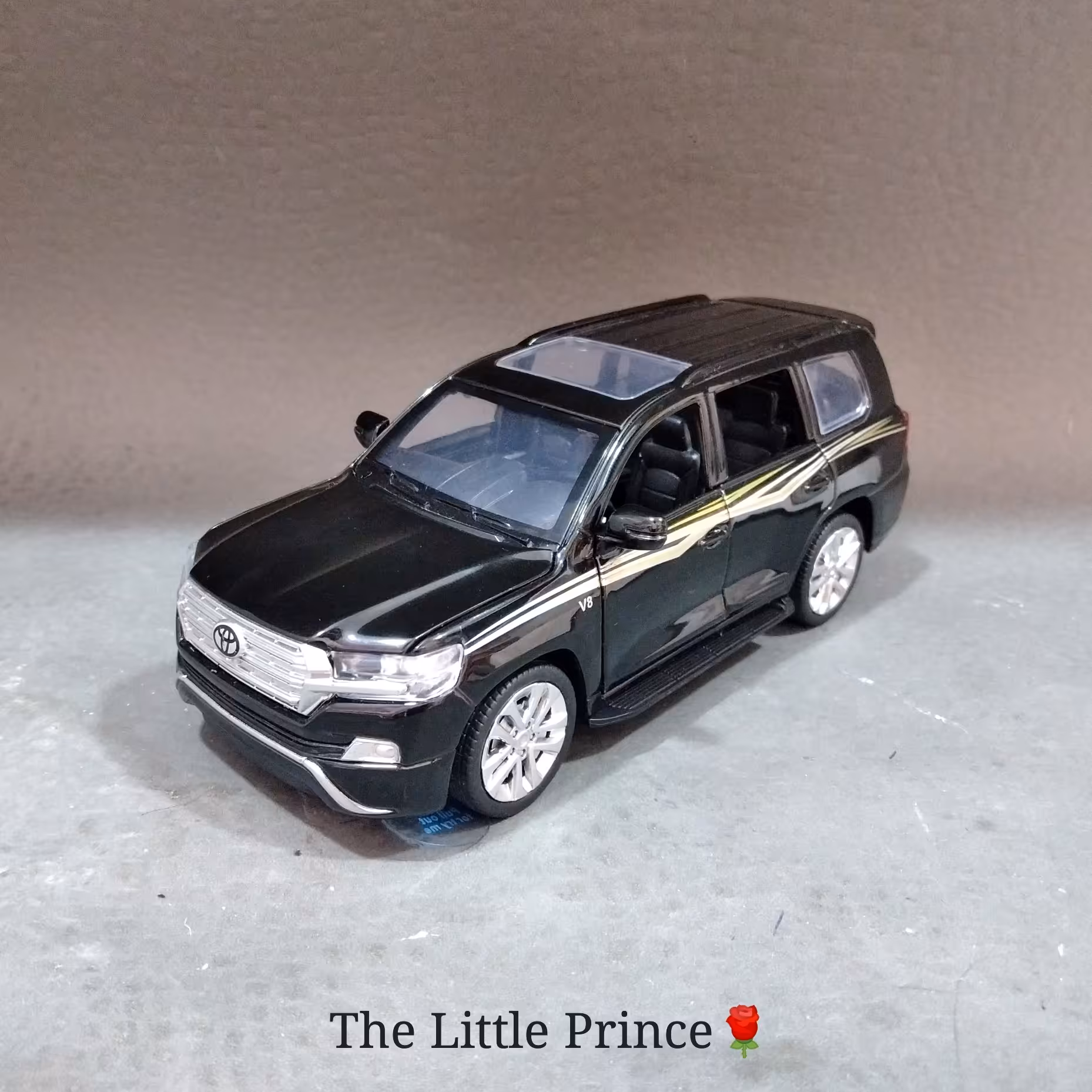 ماکت فلزی تویوتا لندکروز مشکی