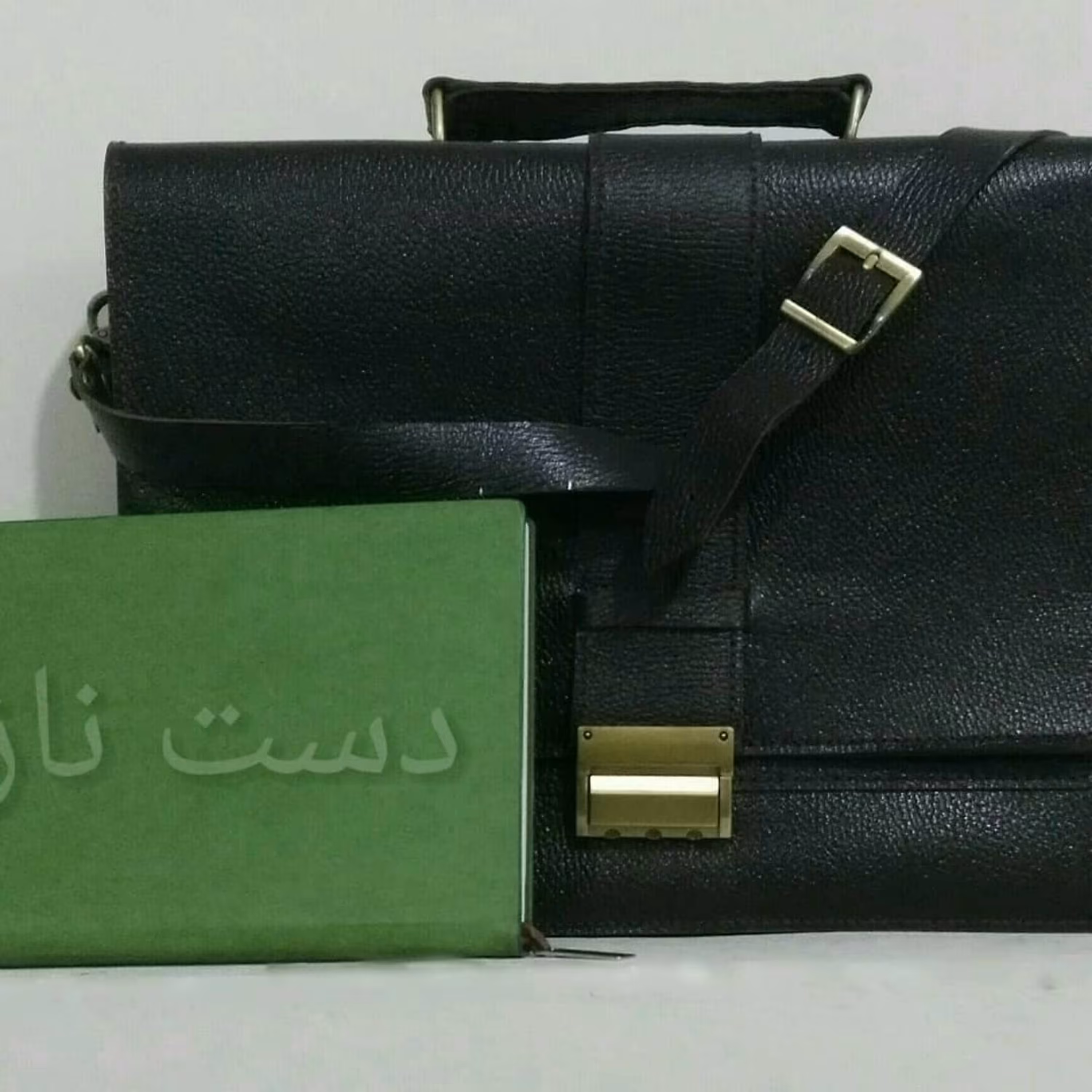 الگو دیپلمات و اداری جهت دوخت دست دوز. الگو نقطه گذاری شده 