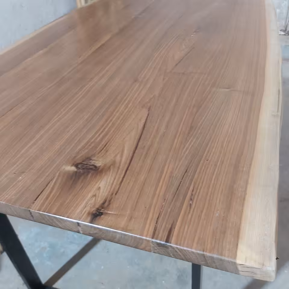 میز 4 نفره کوچک با چوب مقاوم گردو . پس کرایه 