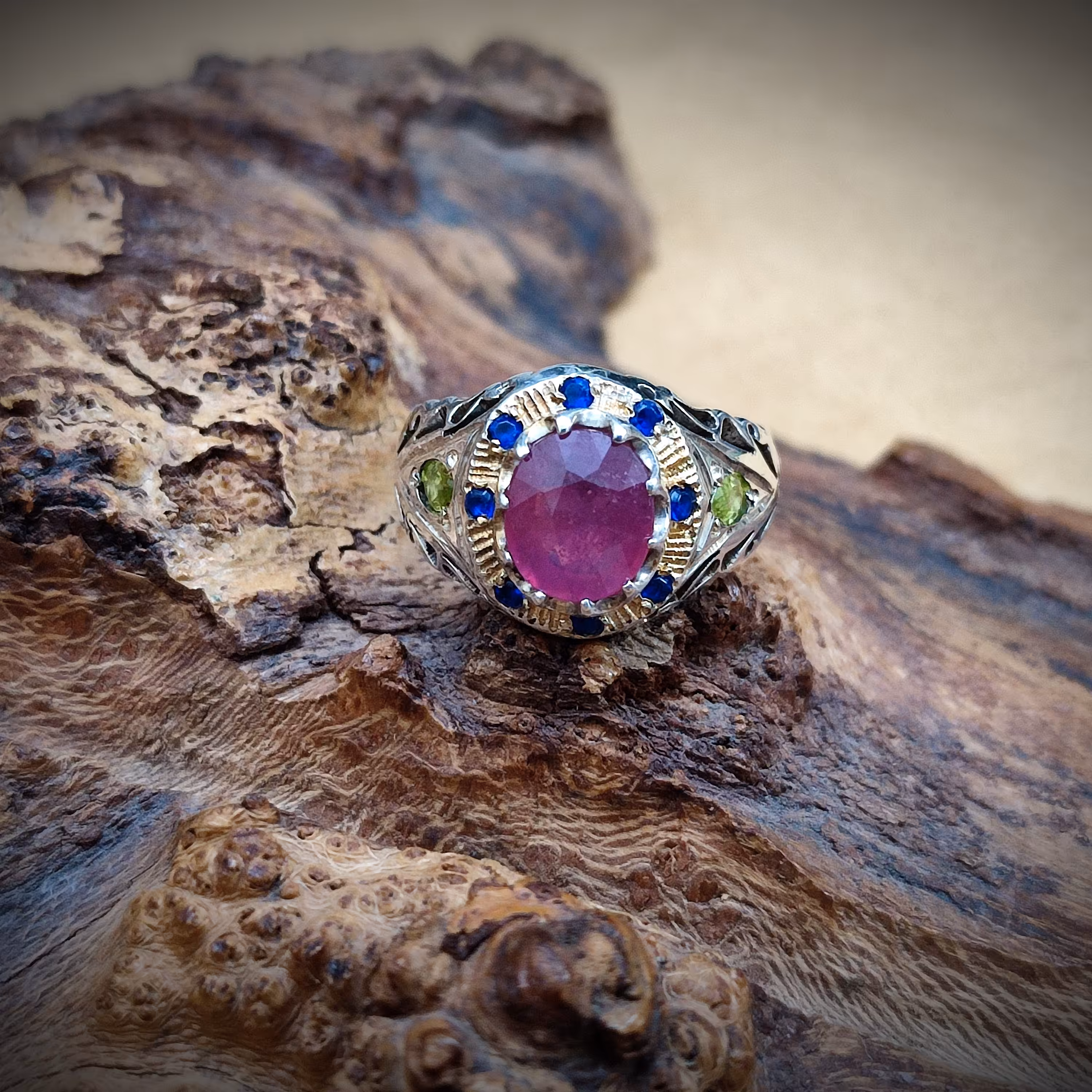 انگشتر نقره دستساز  مردانه با نگین یاقوت سرخ اصیل و طبیعی 