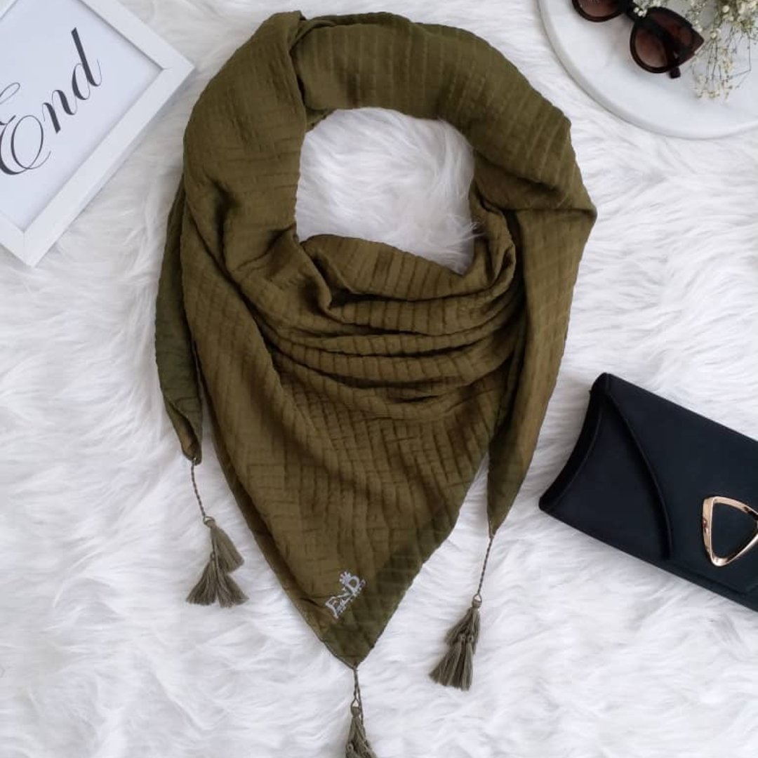 روسری پلیسه سوپرنخ قواره140 در15رنگ متنوع