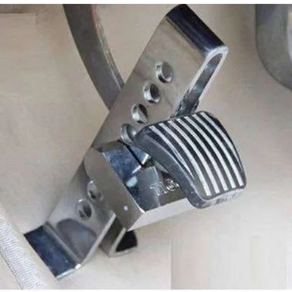 قفل پدال خودرو های اتوماتیک و دنده ای