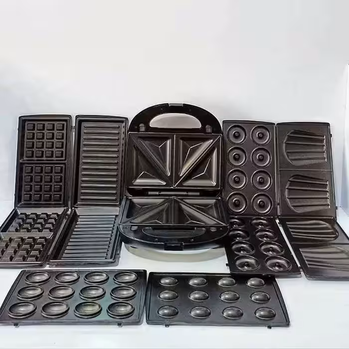 ساندویچ ساز 6کاره دسینی ایتالیا  توان مصرفی 1400 وات 6 مدل سینی جنس بدنه استیل 