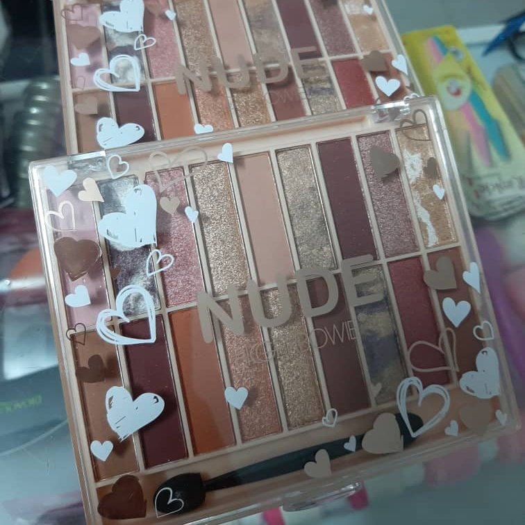 پالت سایه 18 رنگ NUDE