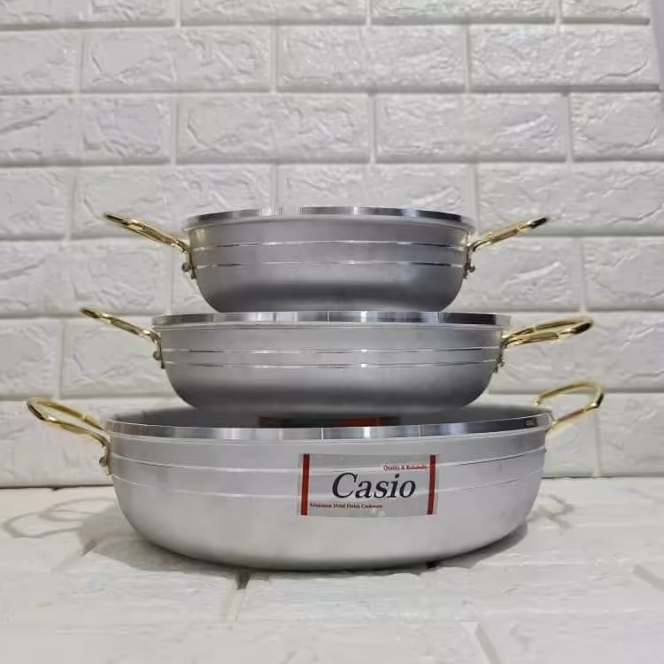 ماهیتابه روحی رویی کاسیو سه عددی دسته طلایی لب چدن 