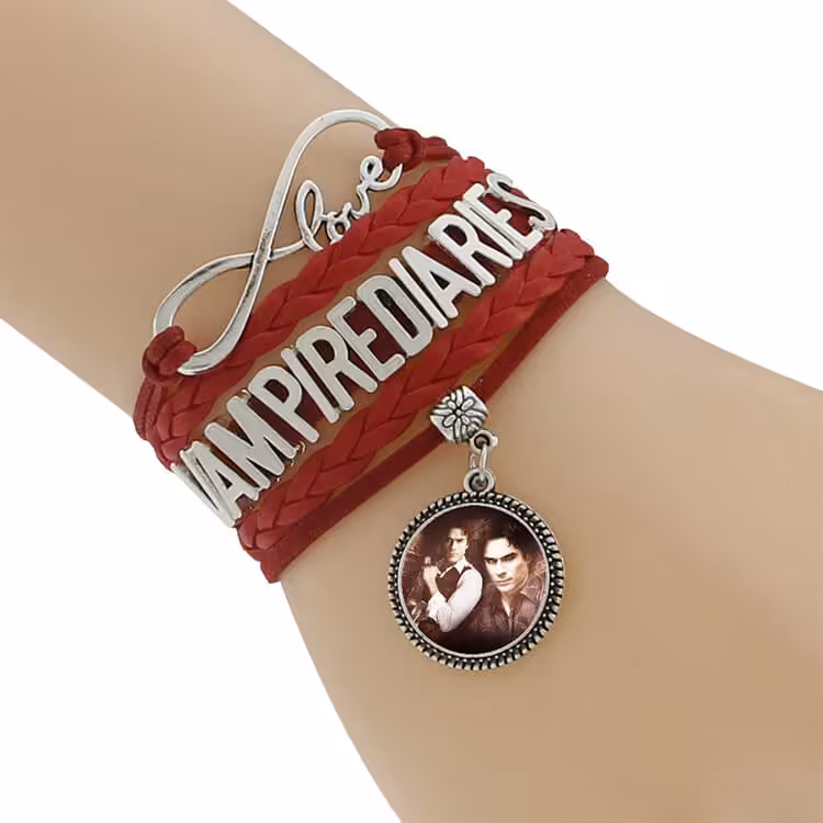 دستبند خاطرات یک خون‌آشام