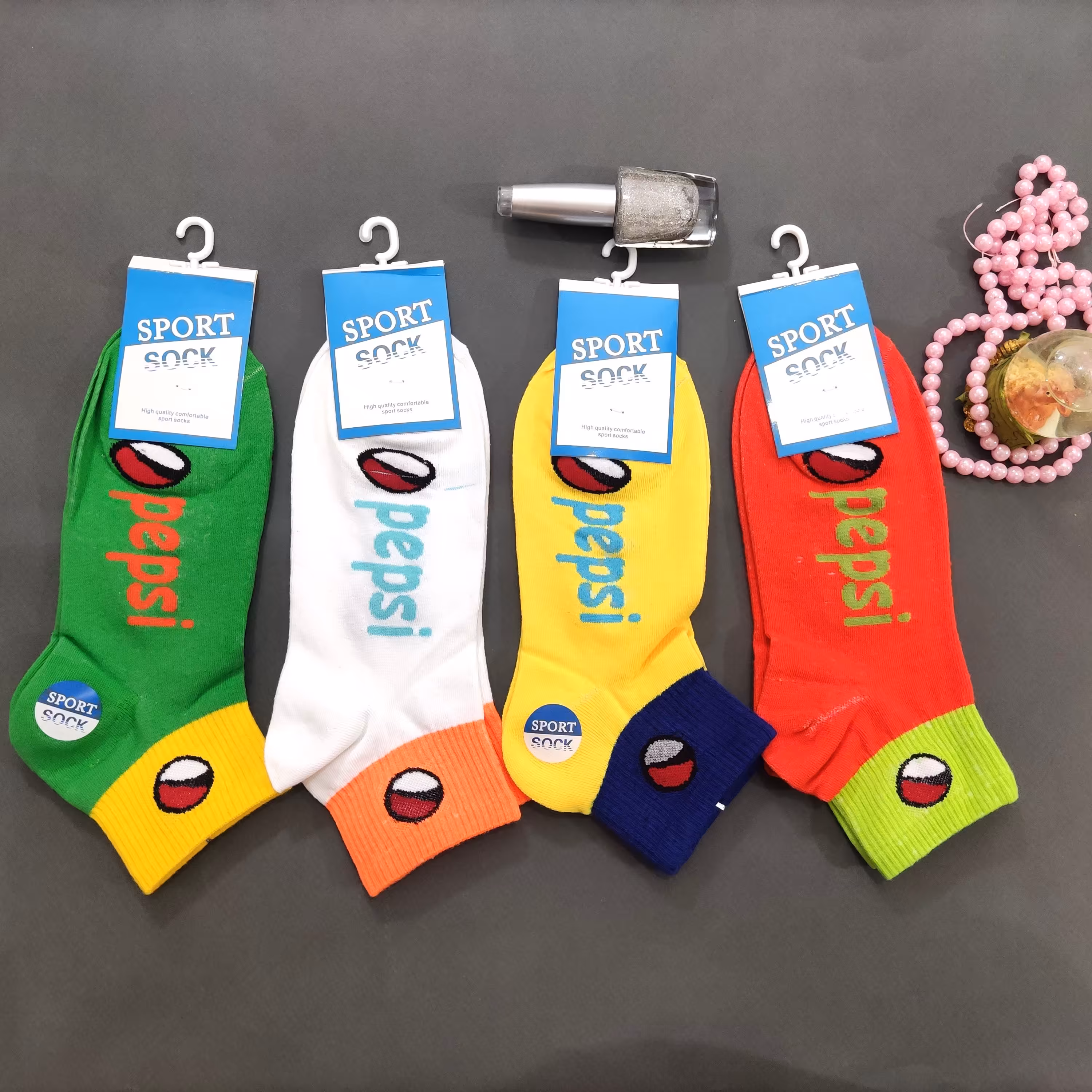 جوراب ورزشی اسپرت وارداتی با کیفیت عالی دارای رنگبندی زیبا 