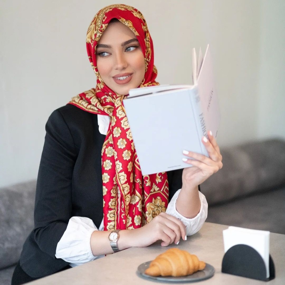 روسری عیدانه مجلسی ابریشم توییل دور دست دوز ارسال رایگان روسری لاکچری روسری شیک روسری خاص