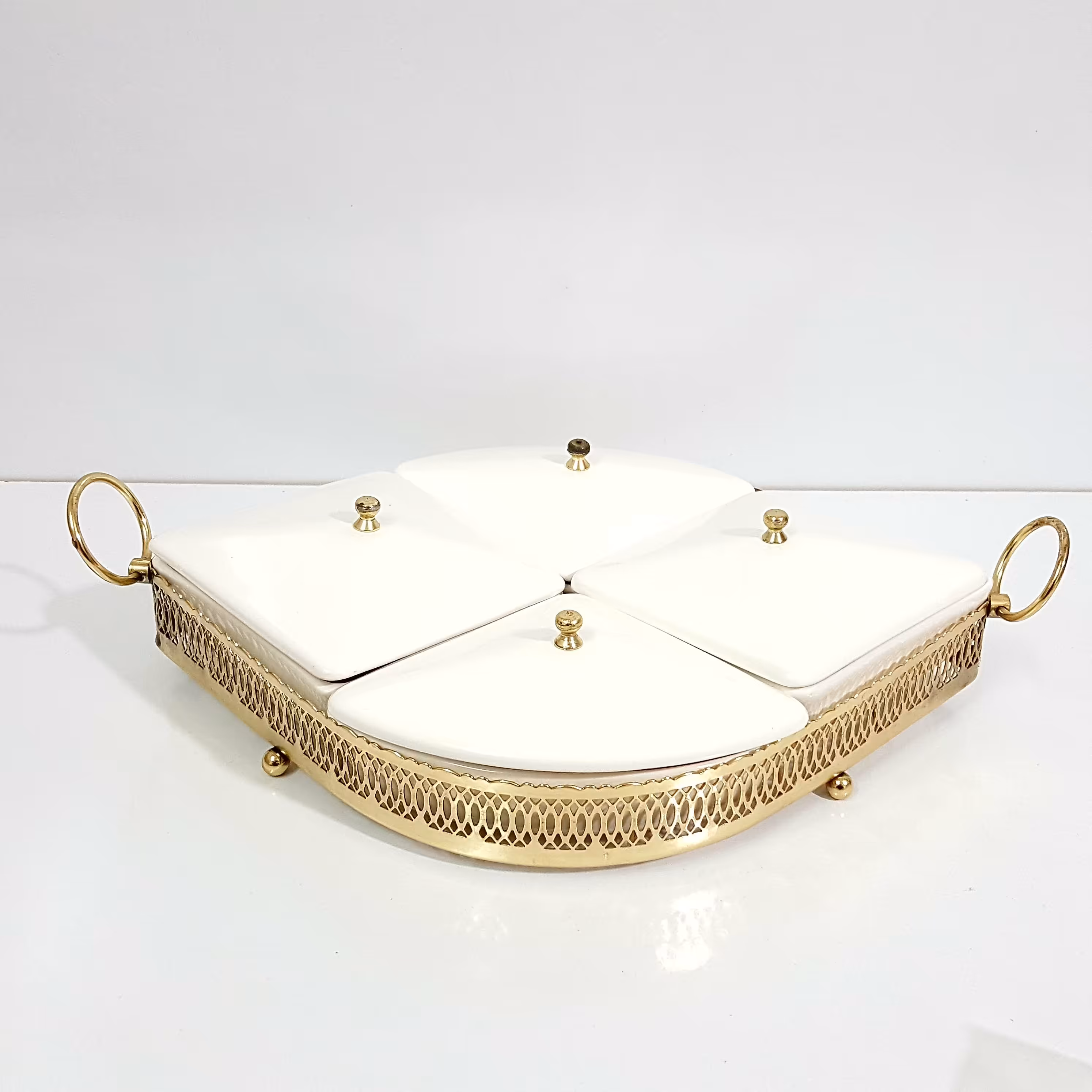 اردو خوری لوزی رو  میزی و دکوری