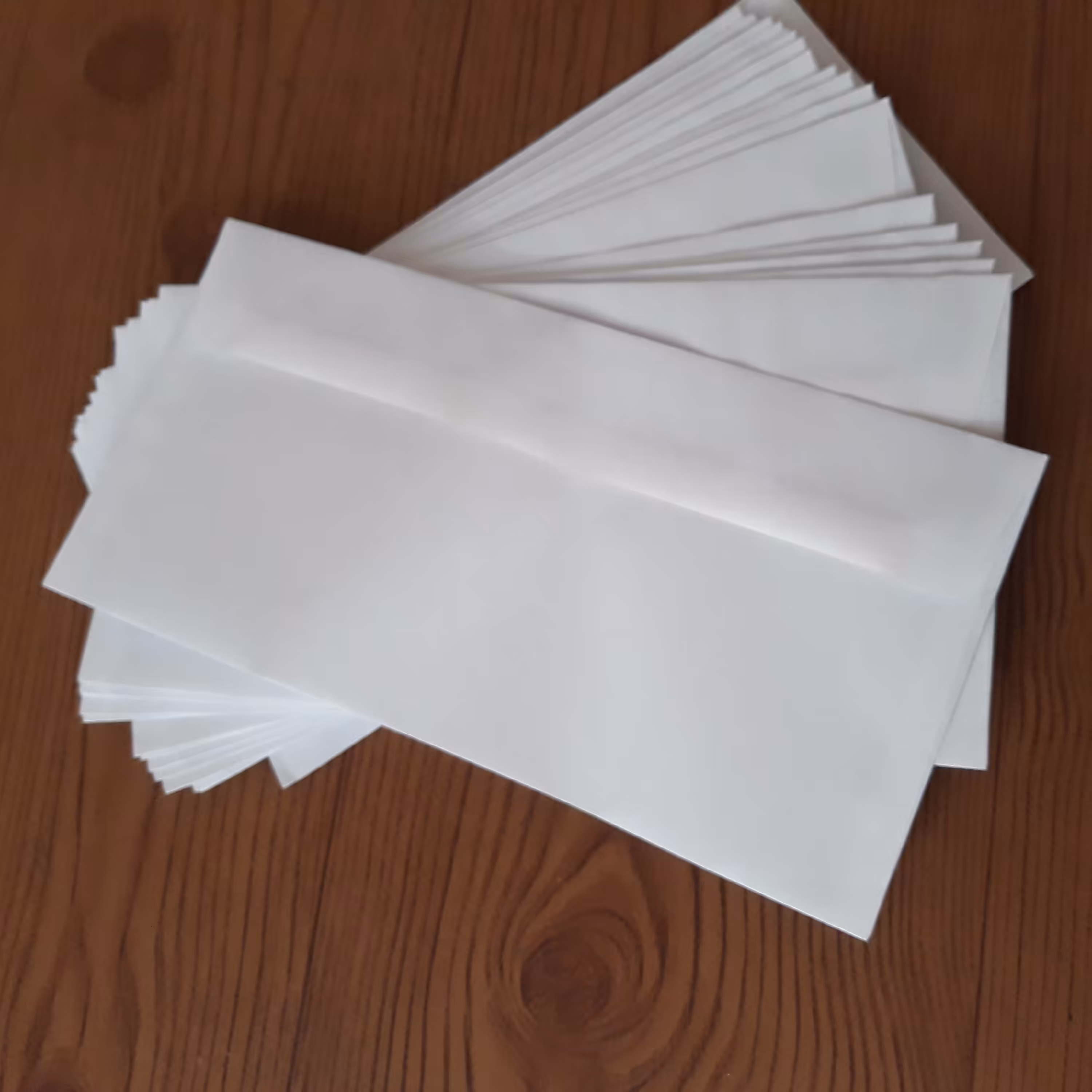 پاکت پول و نامه و فاکتور بسته 100 تایی دارای لبه چسبی