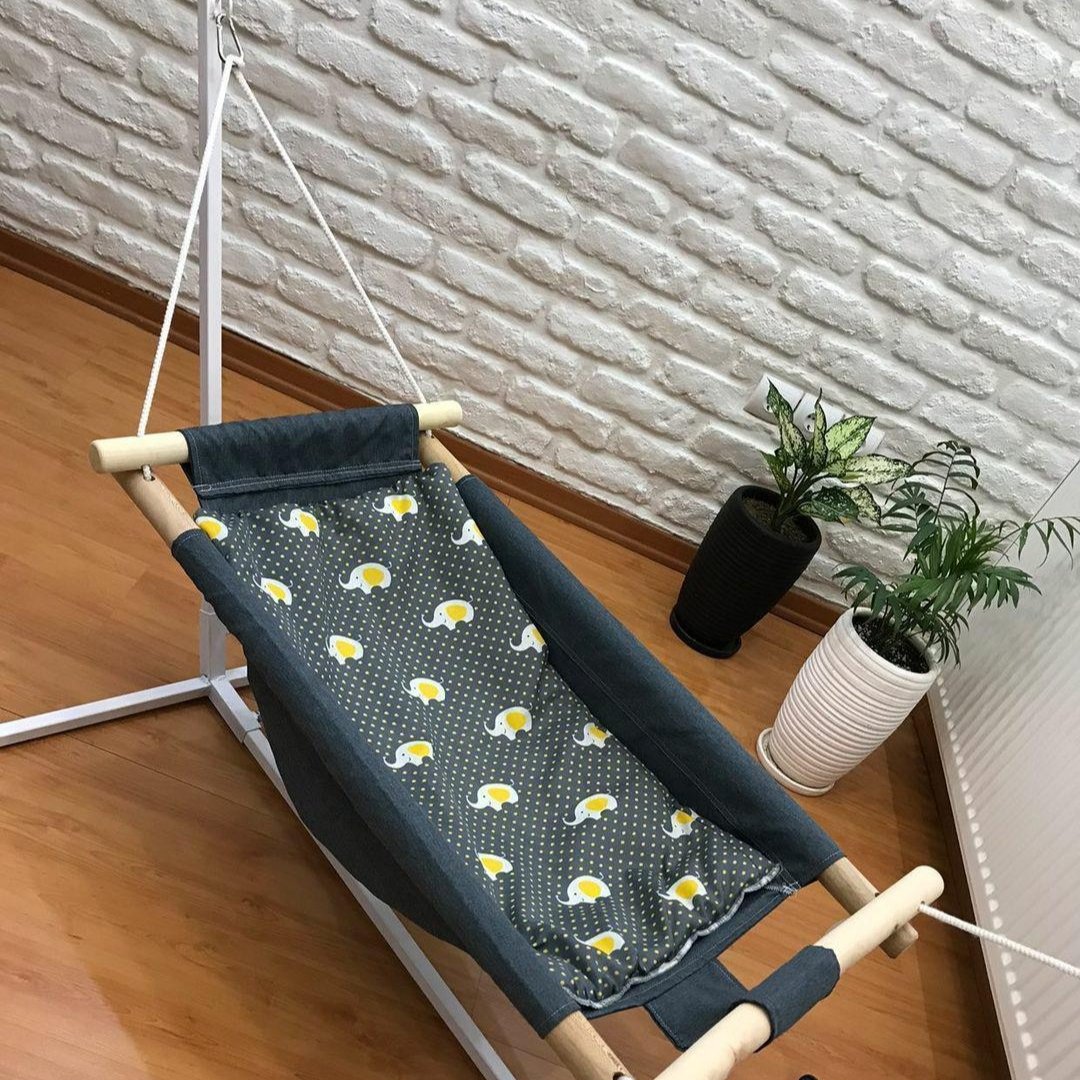 گهواره سنتی با پایه فلزی  رنگ طوسی