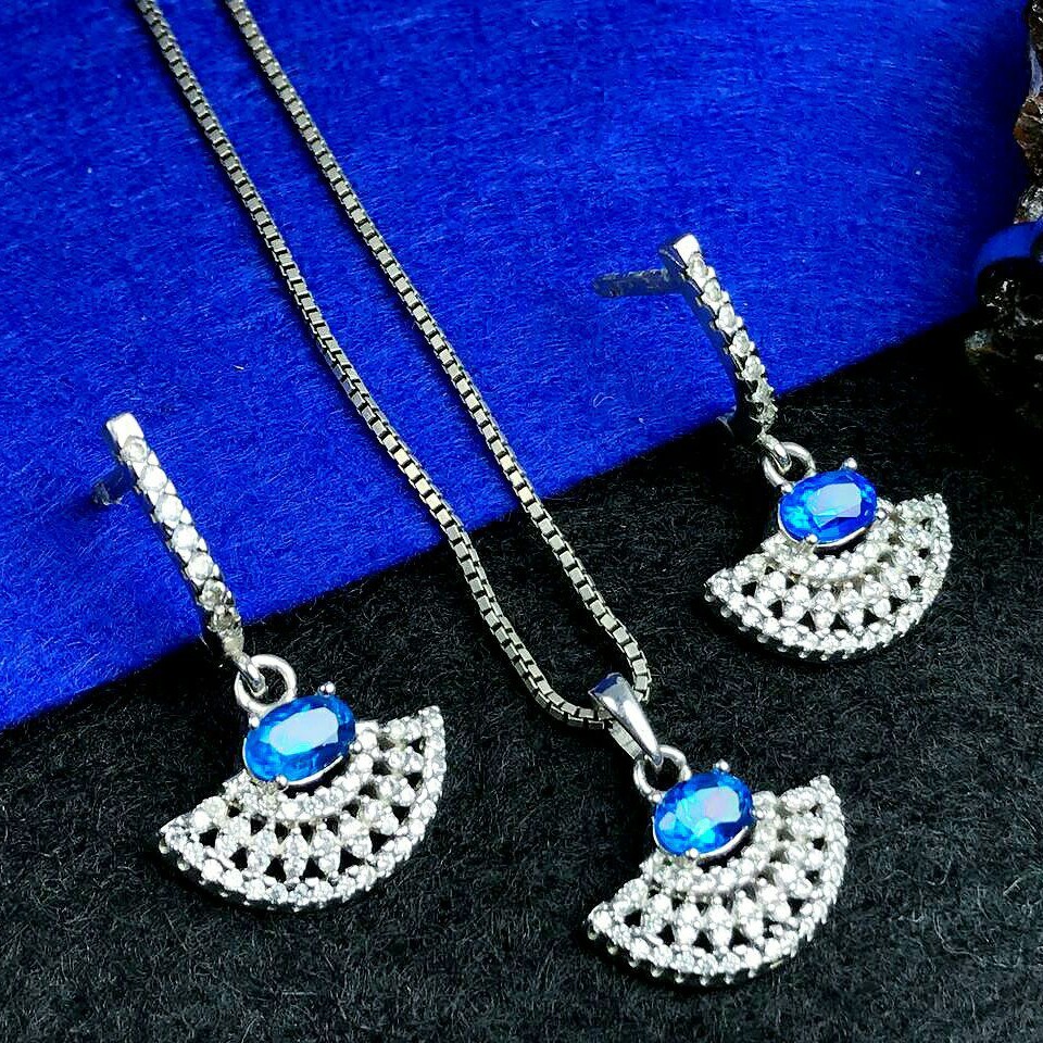 نیم ست زیبای توپاز آبی اصلی
ارسال رایگان 