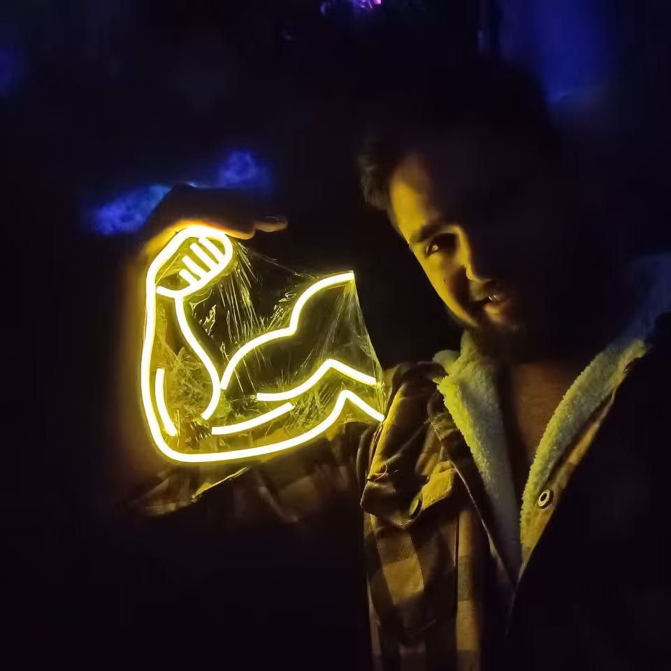 تابلو نئون طرح بازو