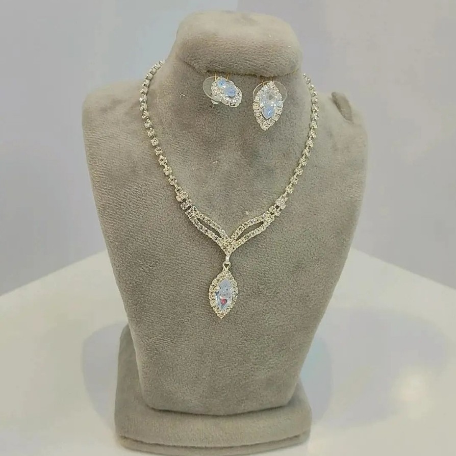 نیم ست زیبای عروس ( گردنبند و گوشواره )