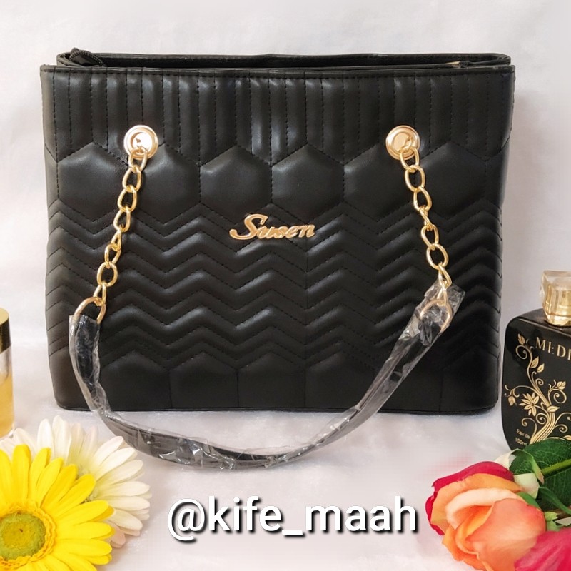 کیف دستی دوشی زنانه سایز بزرگ دارای دو خانه و یک زیپ در پشت کیف دارای دو دسته ترکیبی از زنجیر و چرم