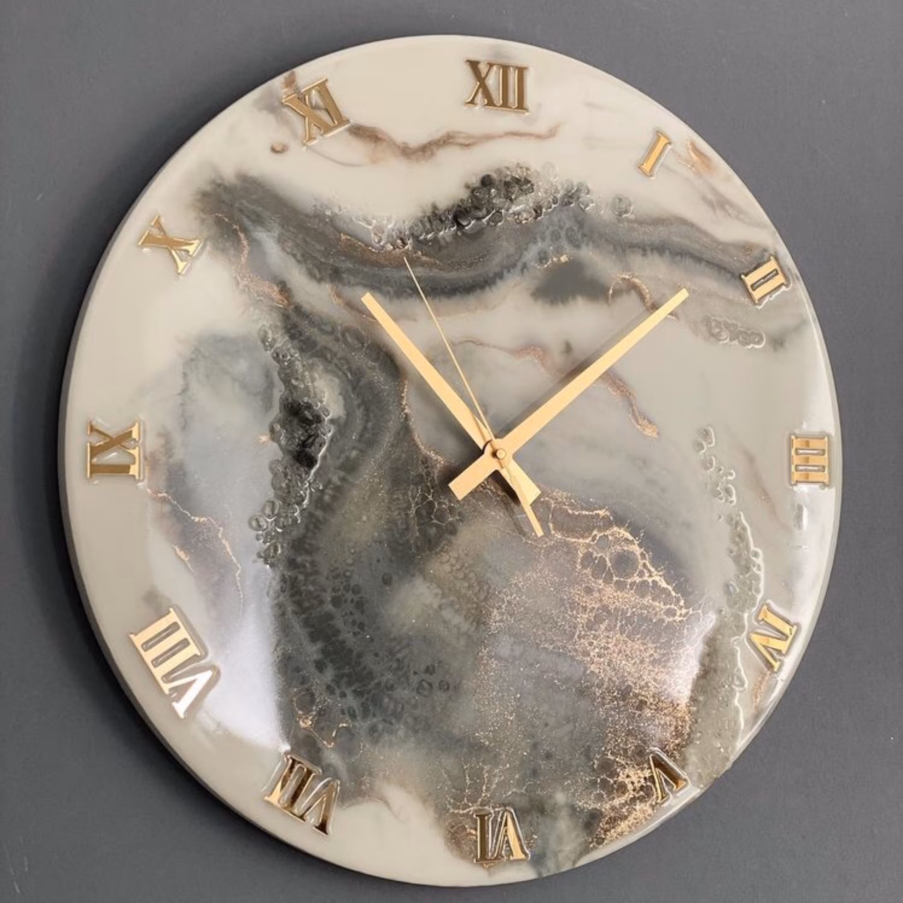 ساعت خاص مناسب هر دکوراسیون رزینی در ابعاد 30  زیبا و آرامگرد 