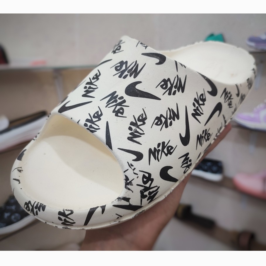 صندل دمپایی یزی yeezy slide نایک . نایکی . طرح دار