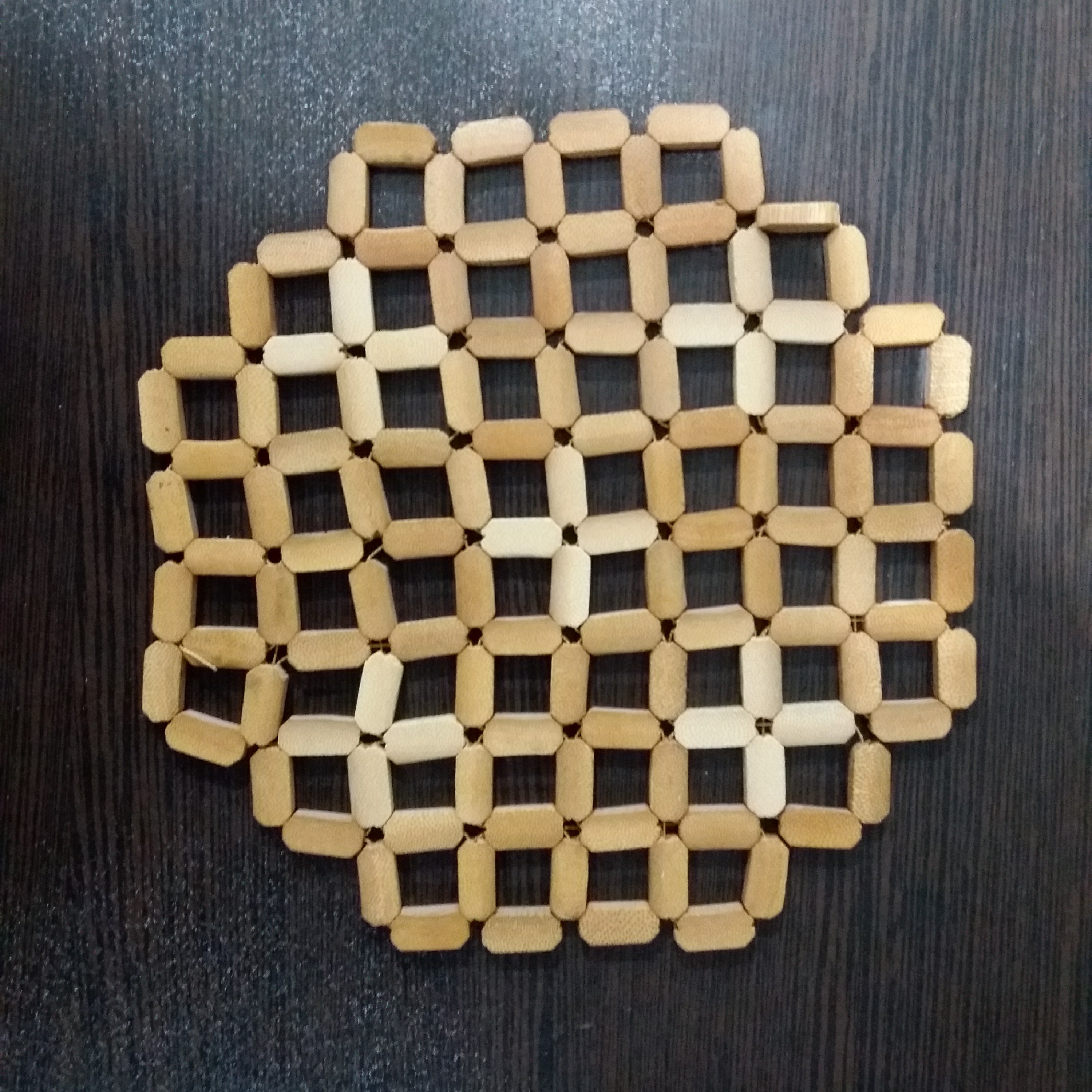 زیر دیگی چوبی حصیری