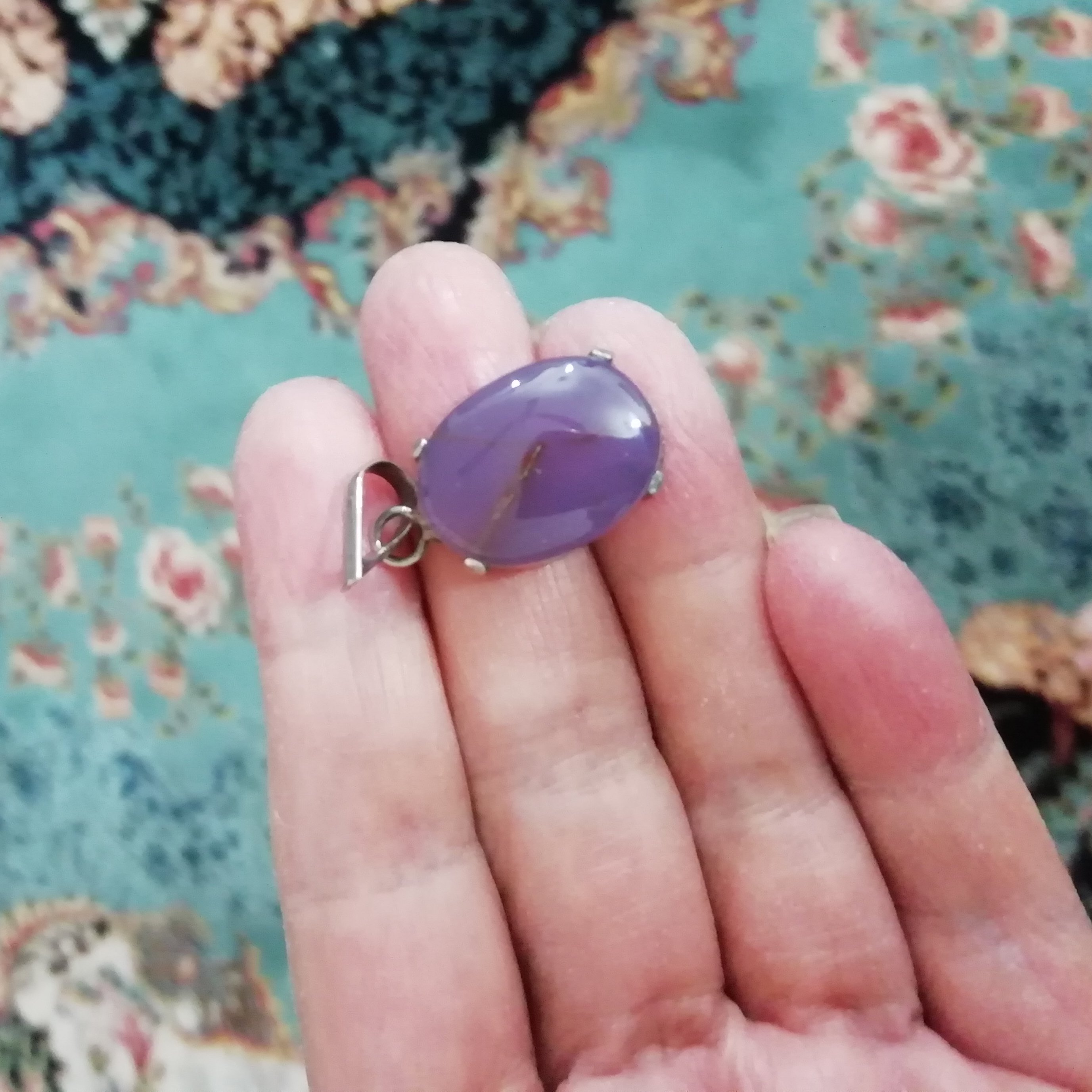 آویز گردنبند با سنگ عقیق سوسنی خوشرنگ و زیبا