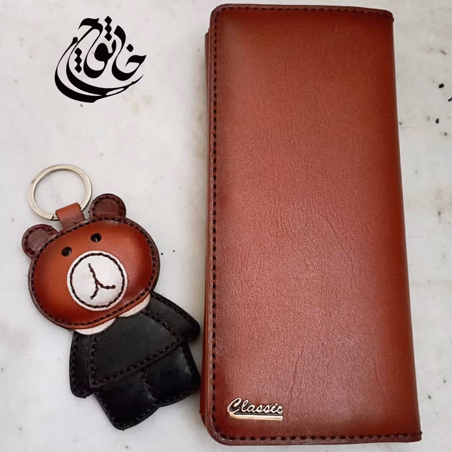 کیف پول مردانه، دوخت شده با چرم گاوی، و کاملا دست دوز