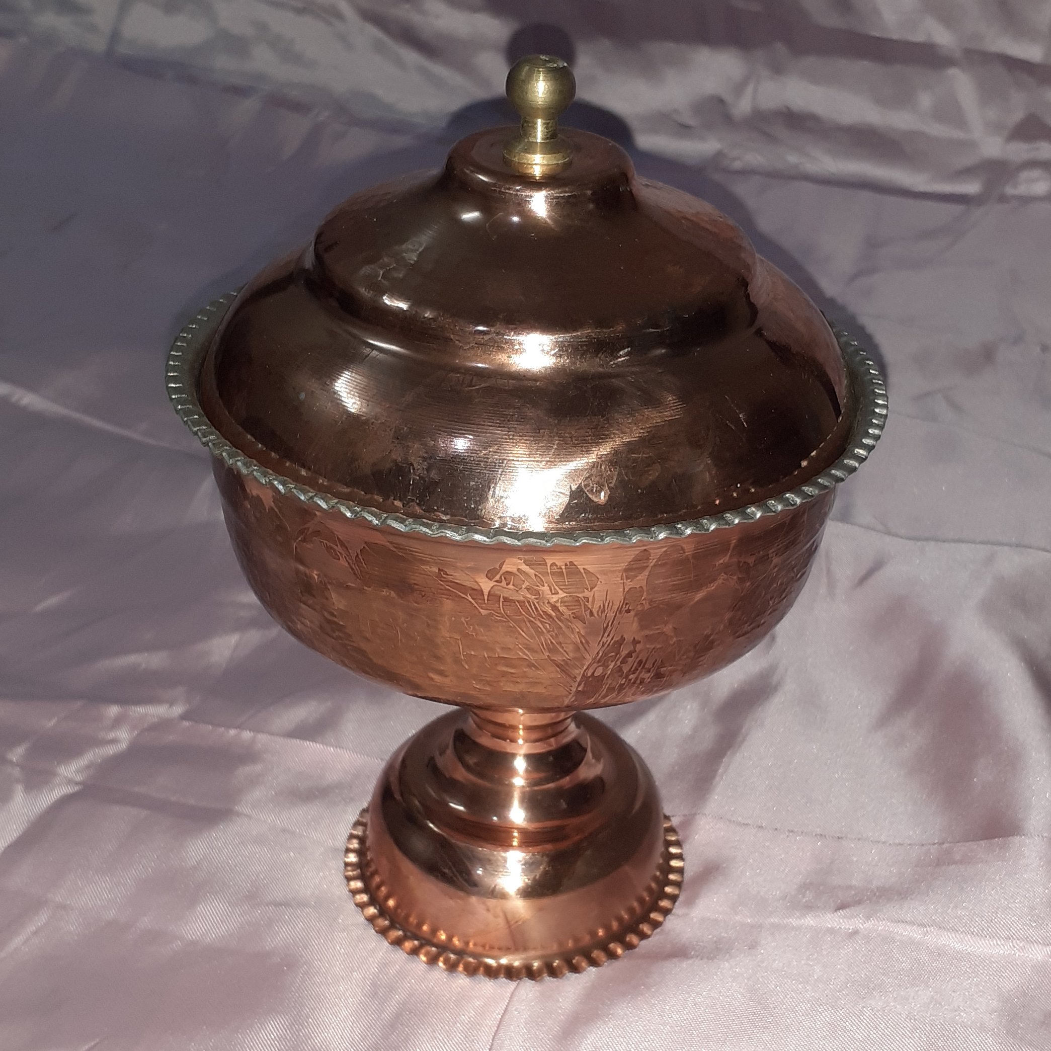 شکلات خوری پایه دار