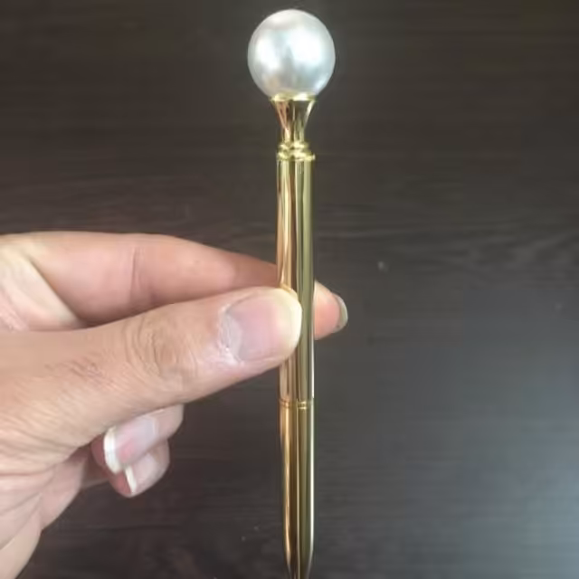 خودکار روکش طلا  سر  مروارید  با جعبه چوبی ارجینال و شناسنامه 