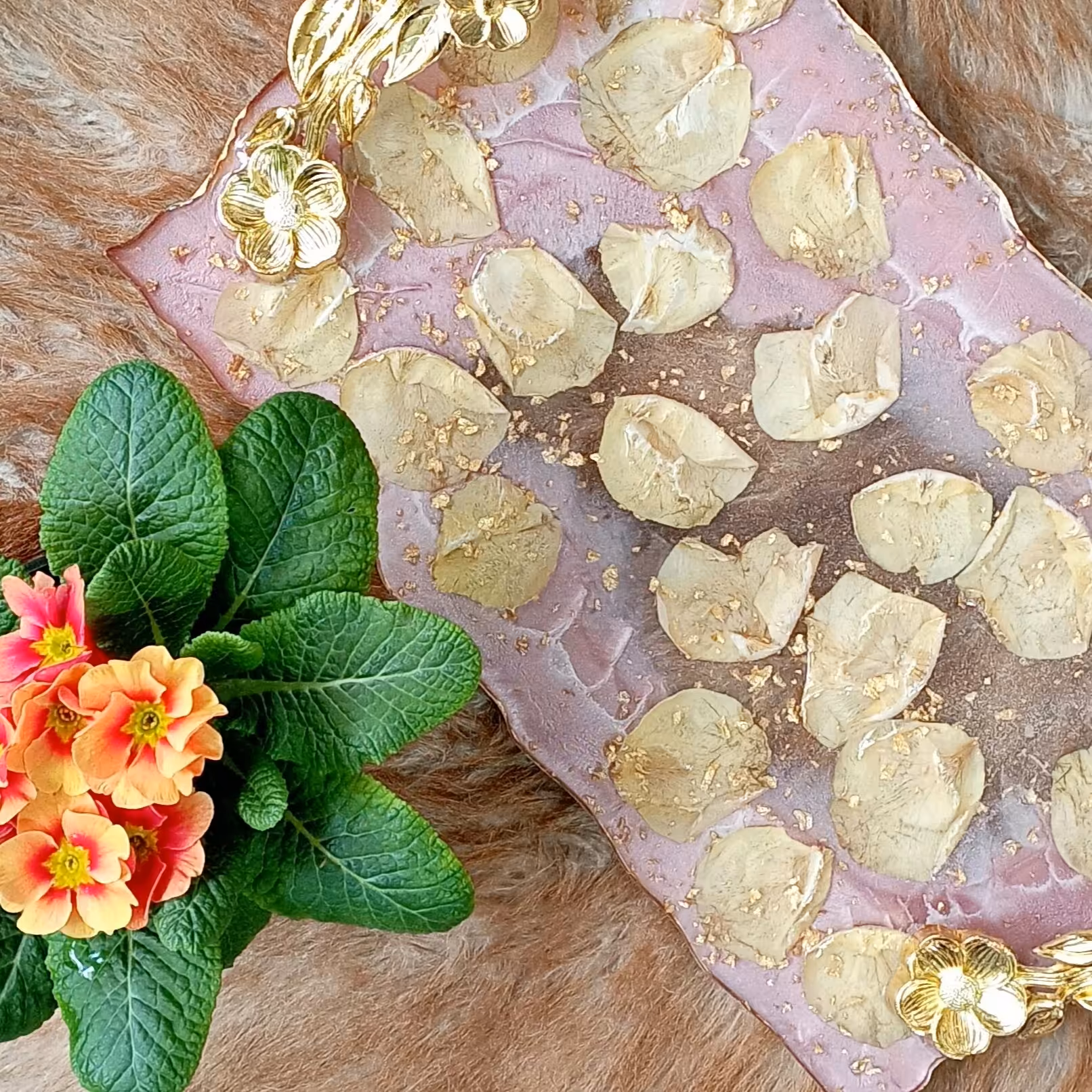 سینی رزینی با گل طبیعی