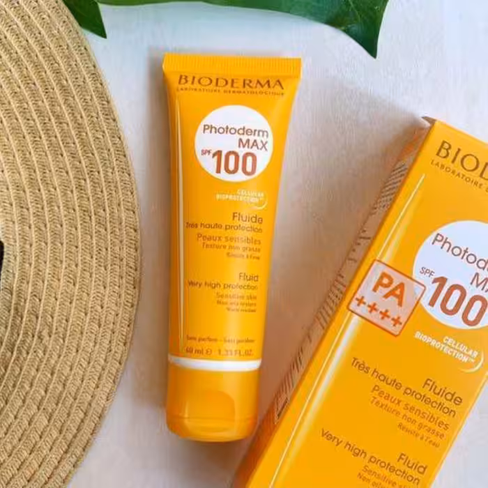 کرم ضد آفتاب رنگی بیودرما حاوی ویتامین E