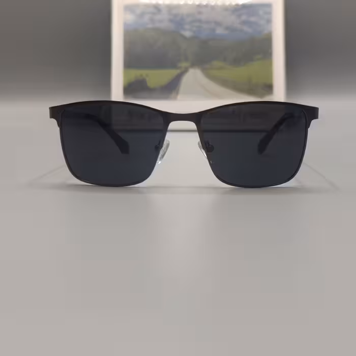 عینک آفتابی مردانه مدل پورشه دیزاین با لنز پلاریزه فریم آلومینیوم با قاب و دستمال