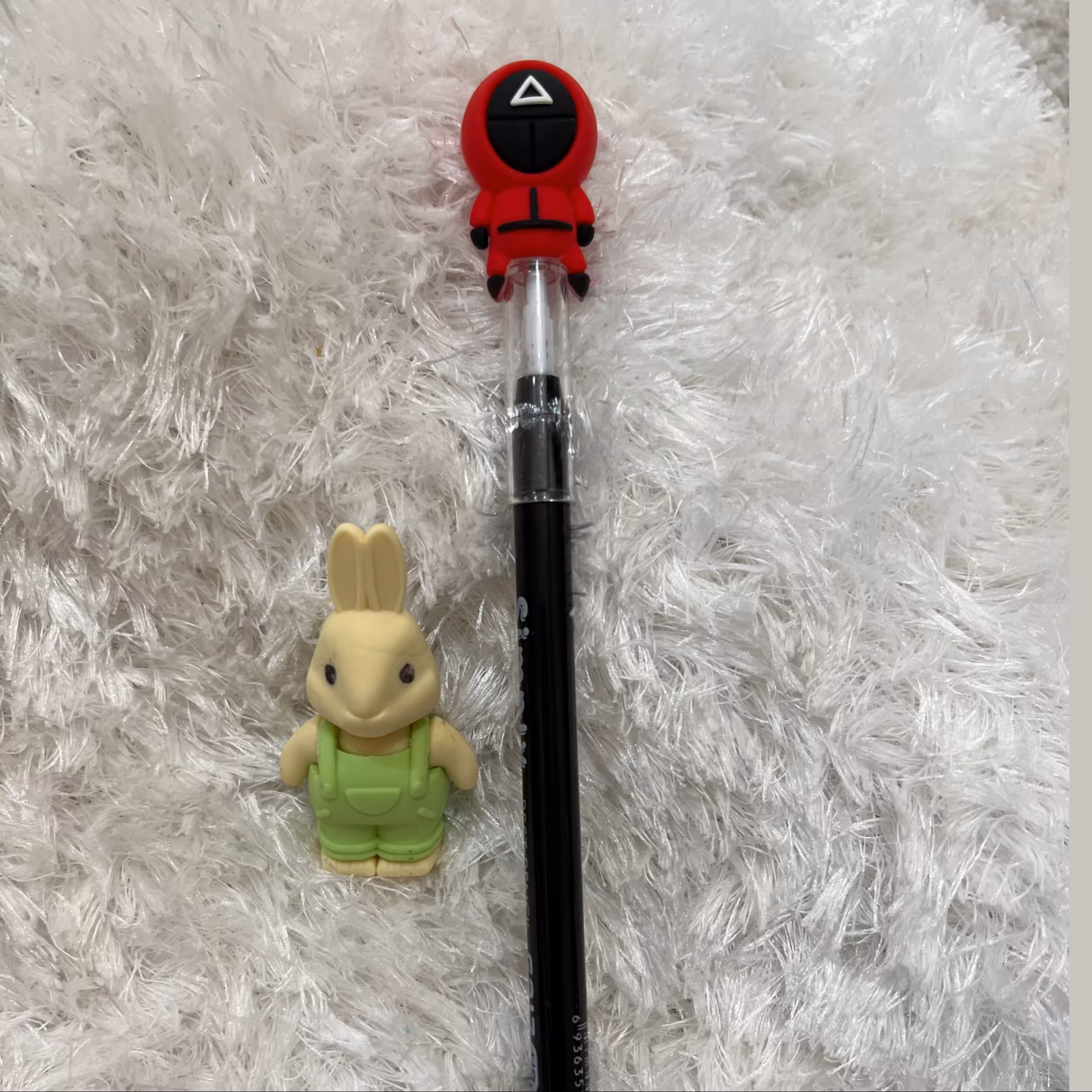 مدادفشنگی طرح اسکوییدگیم به همراه پاکن پازلی خرگوش