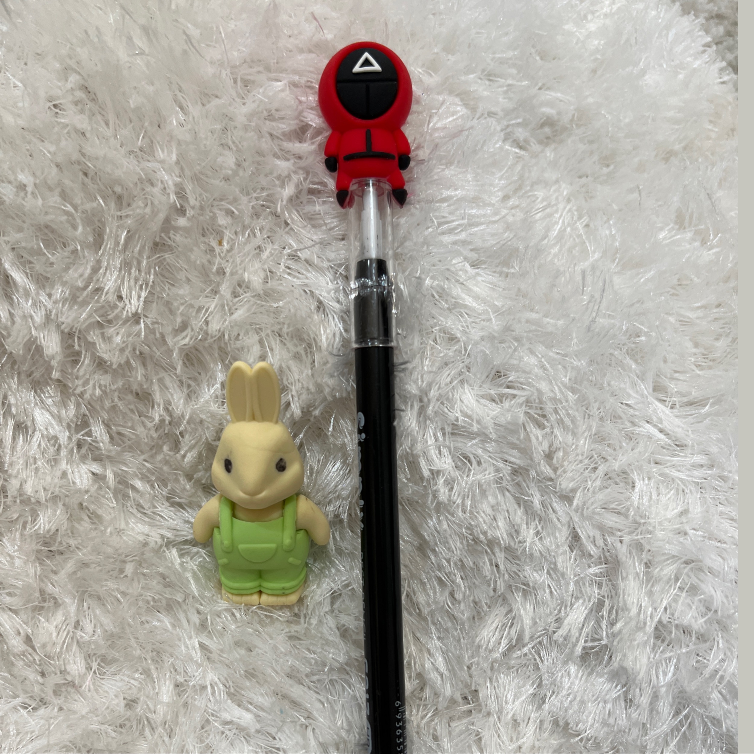 مدادفشنگی طرح اسکوییدگیم به همراه پاکن پازلی خرگوش