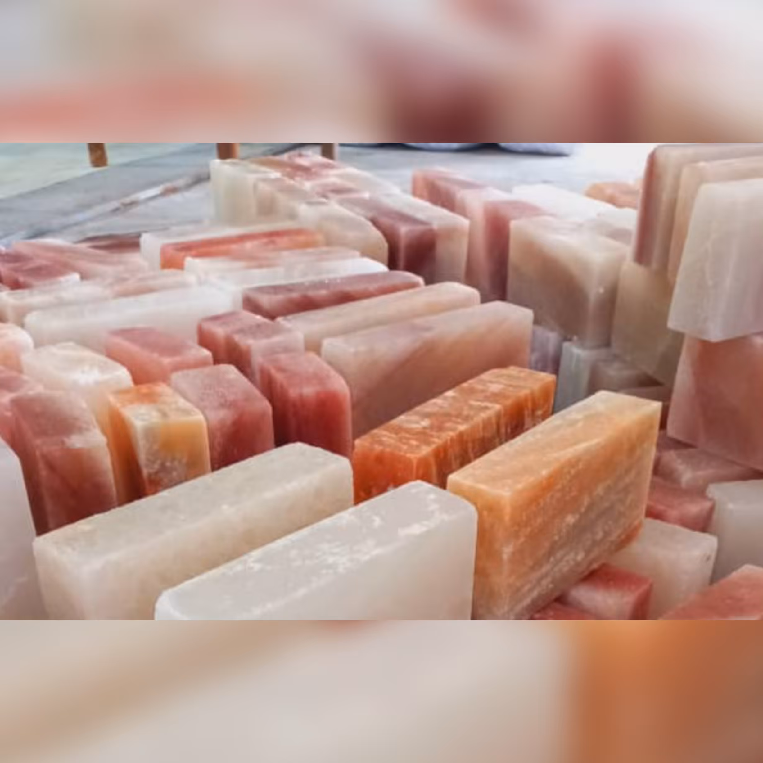 سنگ  نمک مدل آجر برای تزیین و نما دادن به داخل ساختمان