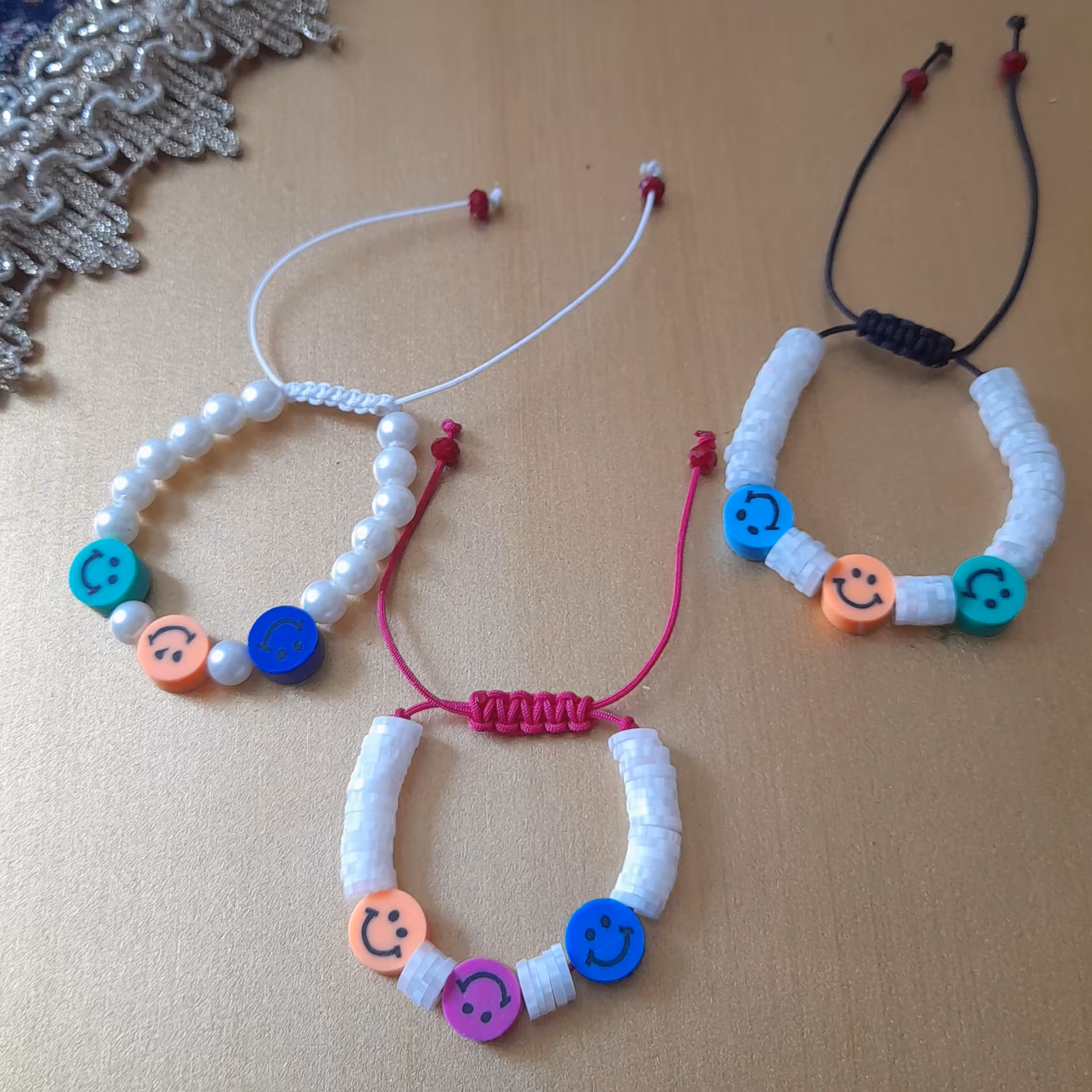 دستبند ایموجی بچگانه در رنگهای متنوع قابلیت تغییر سایز