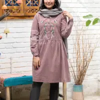 مانتو نخی زنانه الیاف طبیعی دکمه دار  گیپور دوزی گلدوزی  یاسی. ابی لارا با ارسال فوری 