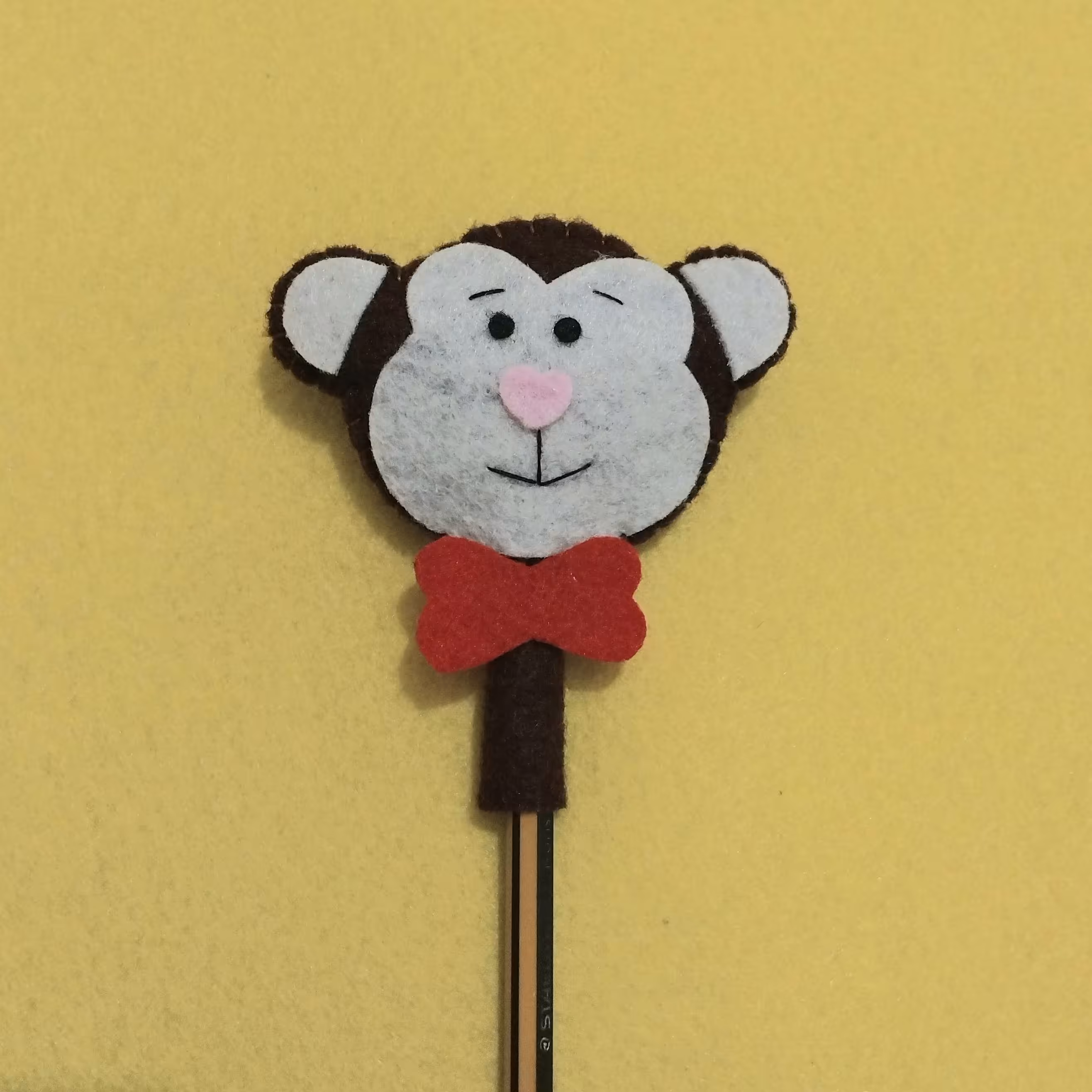 گیفت میمون گیفت حرف م سرمدادی نمدی میمون گیفت حرف ن تحویل حضوری وپست