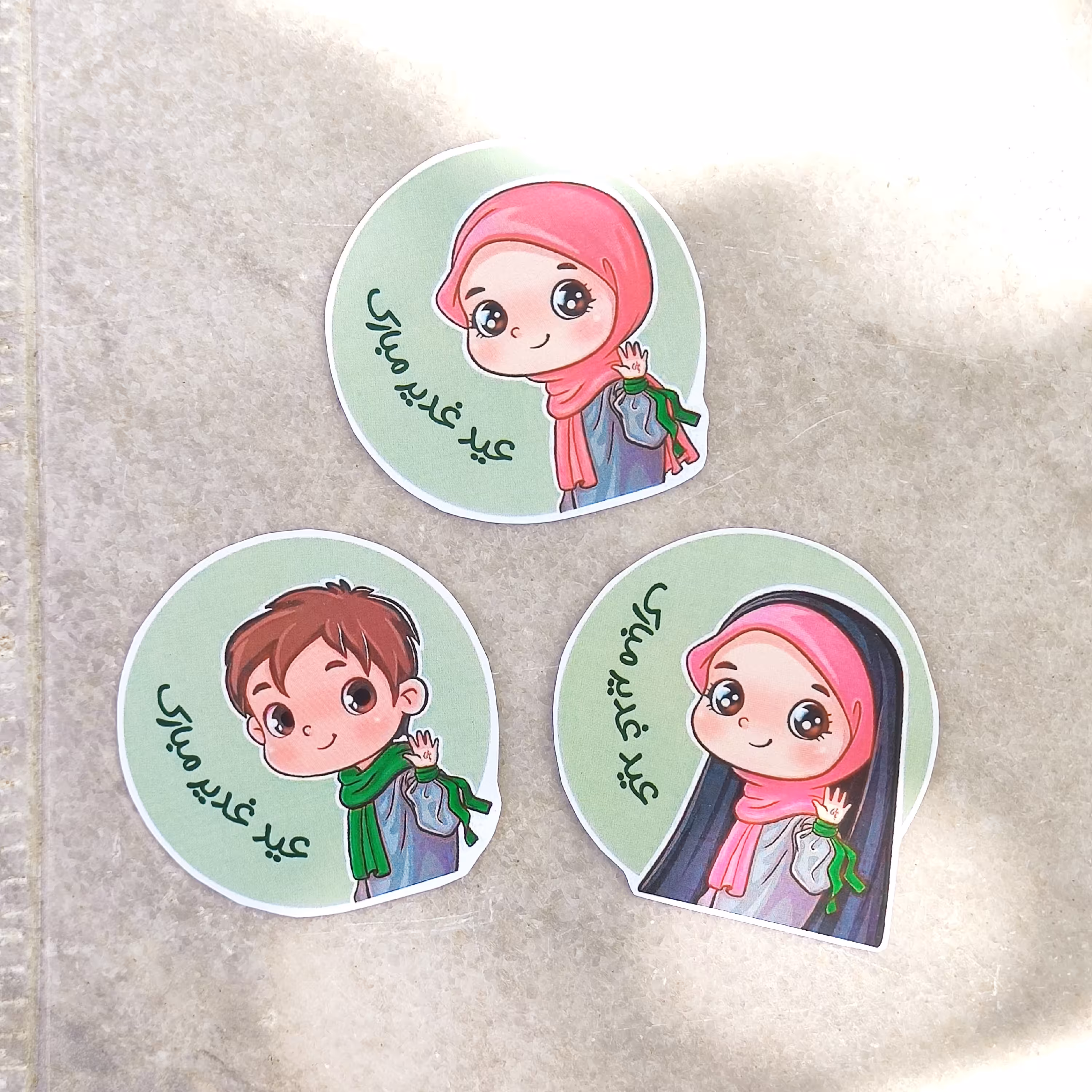 تگ عید غدیر و آویز پول عید غدیر  مدل دختر و پسر خندان 24 عددی مناسب تگ محصول و آویز پول عیدی