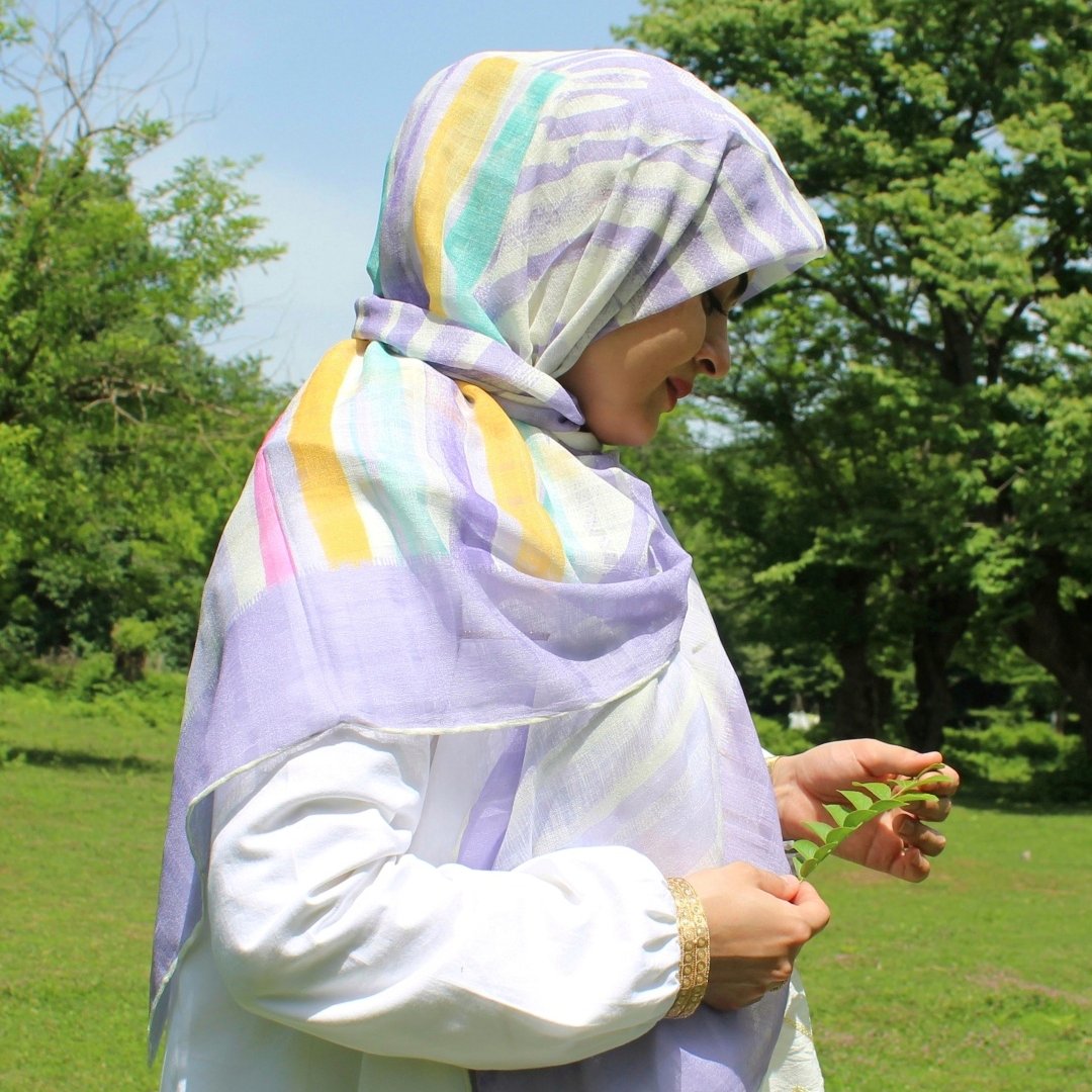 روسری نخ ابریشم، یاسی، ایستایی عالی، یه طرح و جنس فوقالعاده خاص و تک و خوش آب و رنگ، باکیفیت بالا و خوشایست