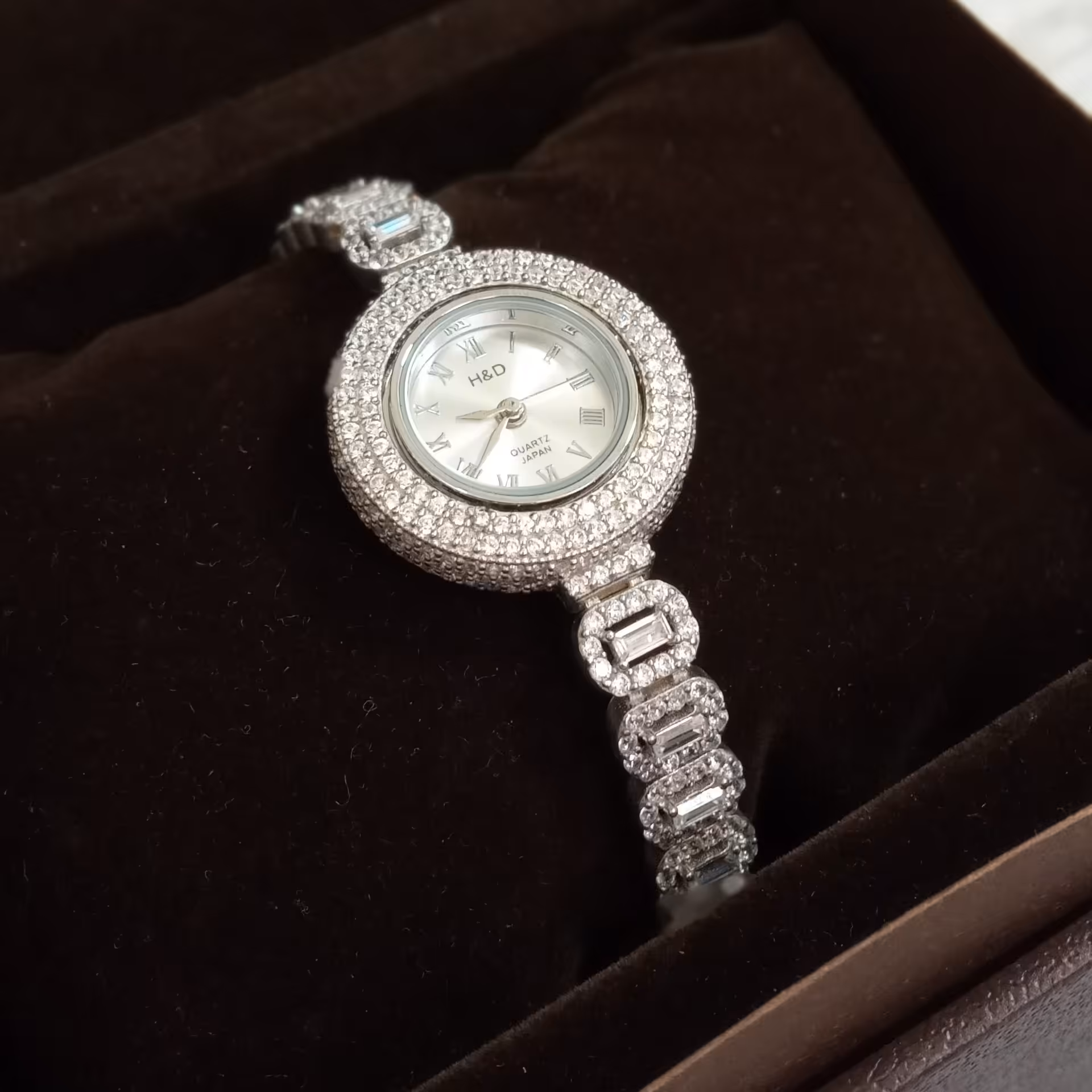 ساعت مچی زنانه نقره  با کیفیت عیار 925 بسیار زیبا و خاص