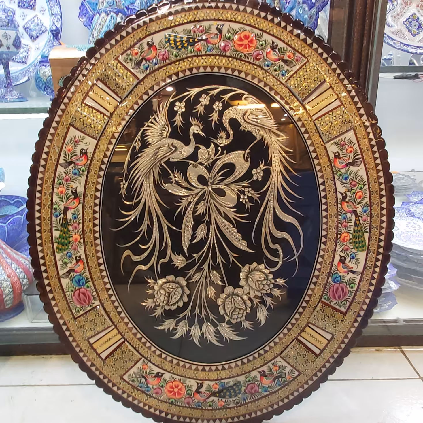 قاب خاتم کاری شده همراه با نقاشی برجسته و قلمزنی اثر دست سایز 50در 60