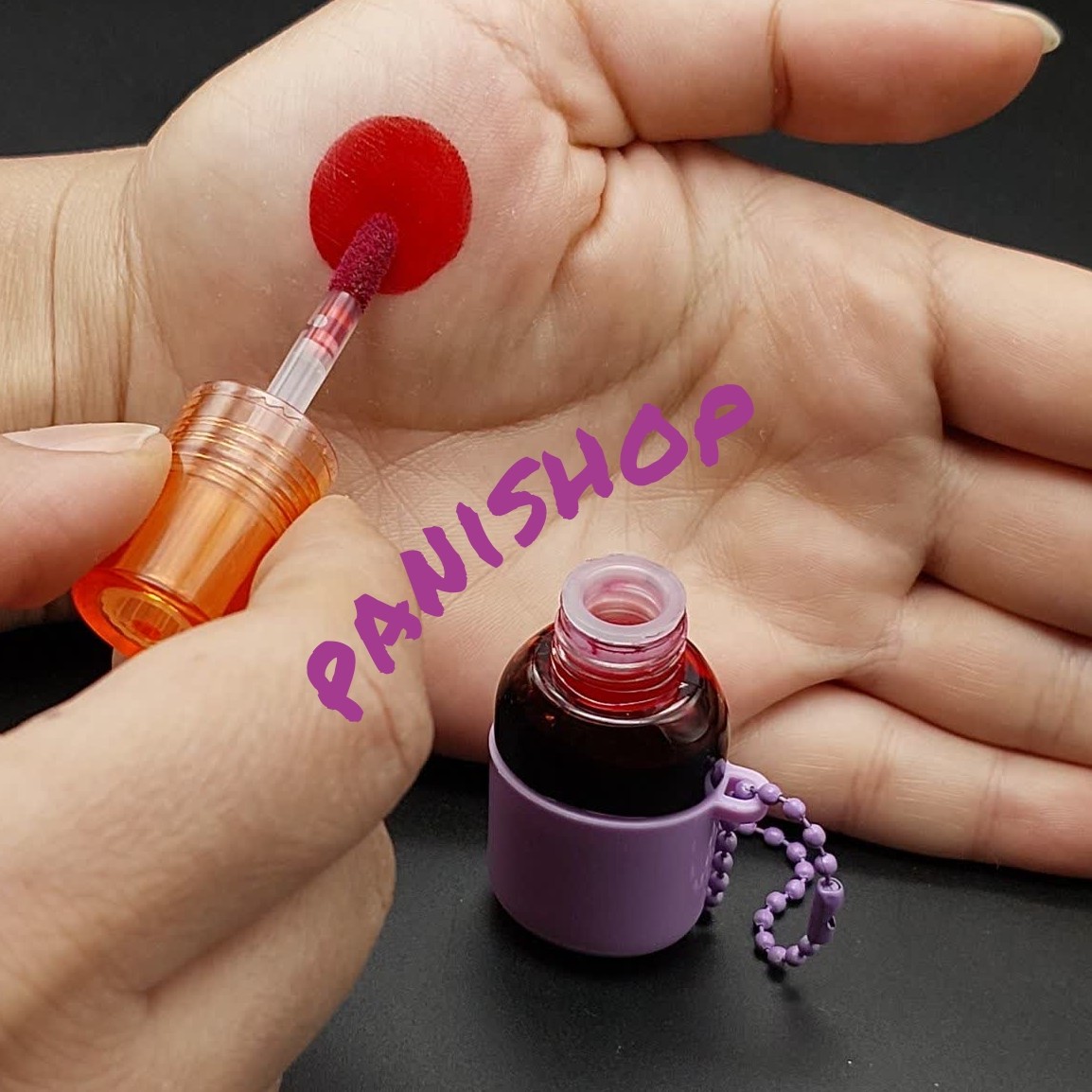 تینت لب مجیک MAGIC مدل قمقمه  رنگ قرمز جگری بازنجیر آویز کاملا ضدآب  بافت بسیار سبک و 24 ساعته مات  تاریخ مصرف 2027