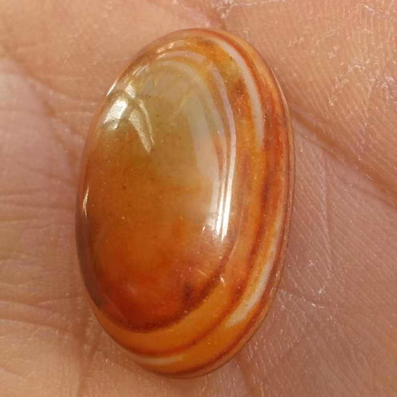 نگین عقیق چند پوست محششر دیددنی طبیعی
بدون بهسازی
خوش رنگ و بسیار زیبا
خوش تراش شاهکار خلقت
