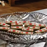 شیرینی خوری لاروس در پلاسکو خورشید 