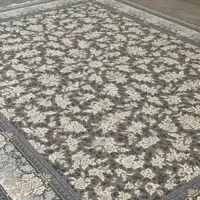 فرش 700 شانه تراکم 2550 نمره نخ 21 طرح صنم فیلی 12 متری 10 سال ضمانت در همه ابعاد
