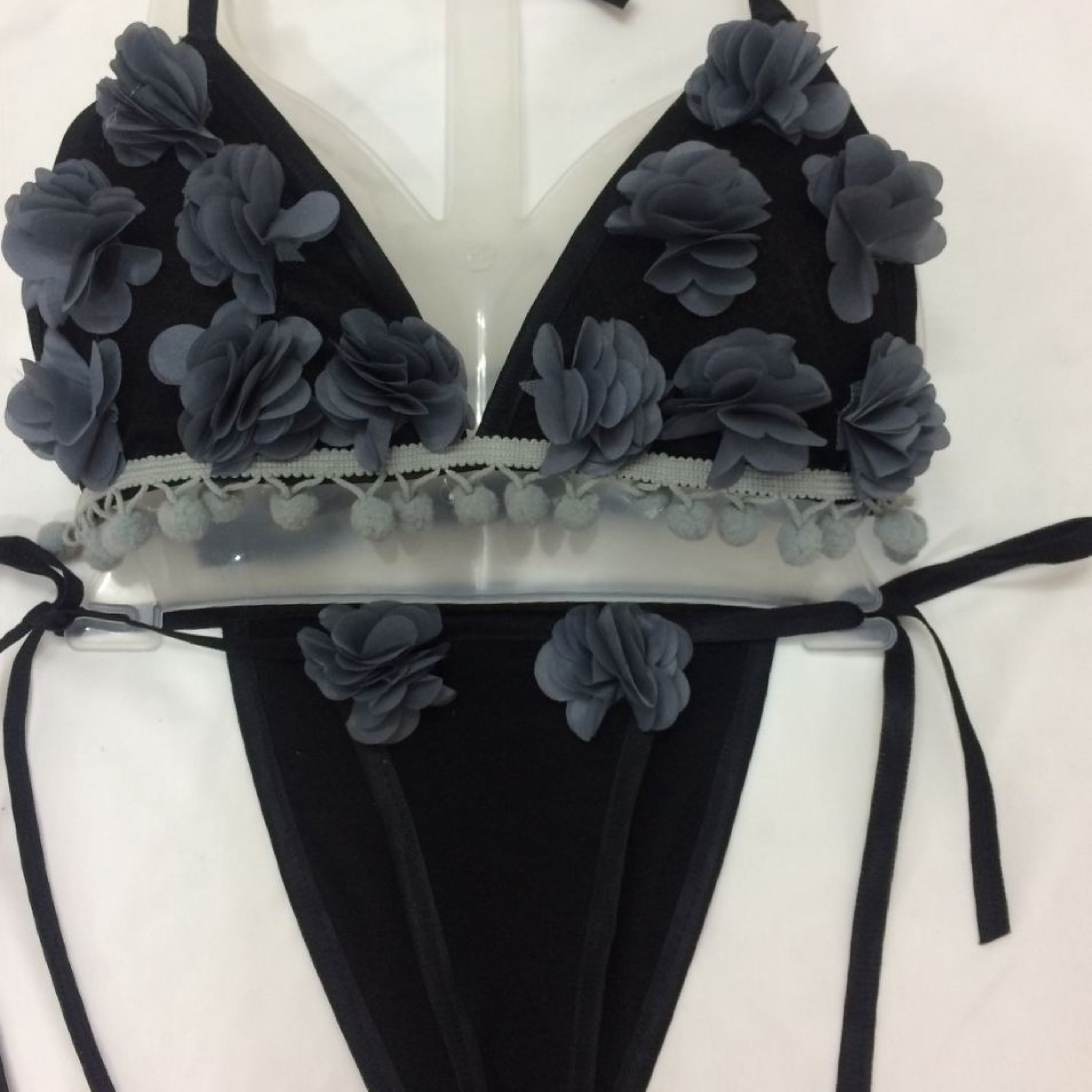 ست گلدار خاکستری روشن و تیره سایز بندی داره