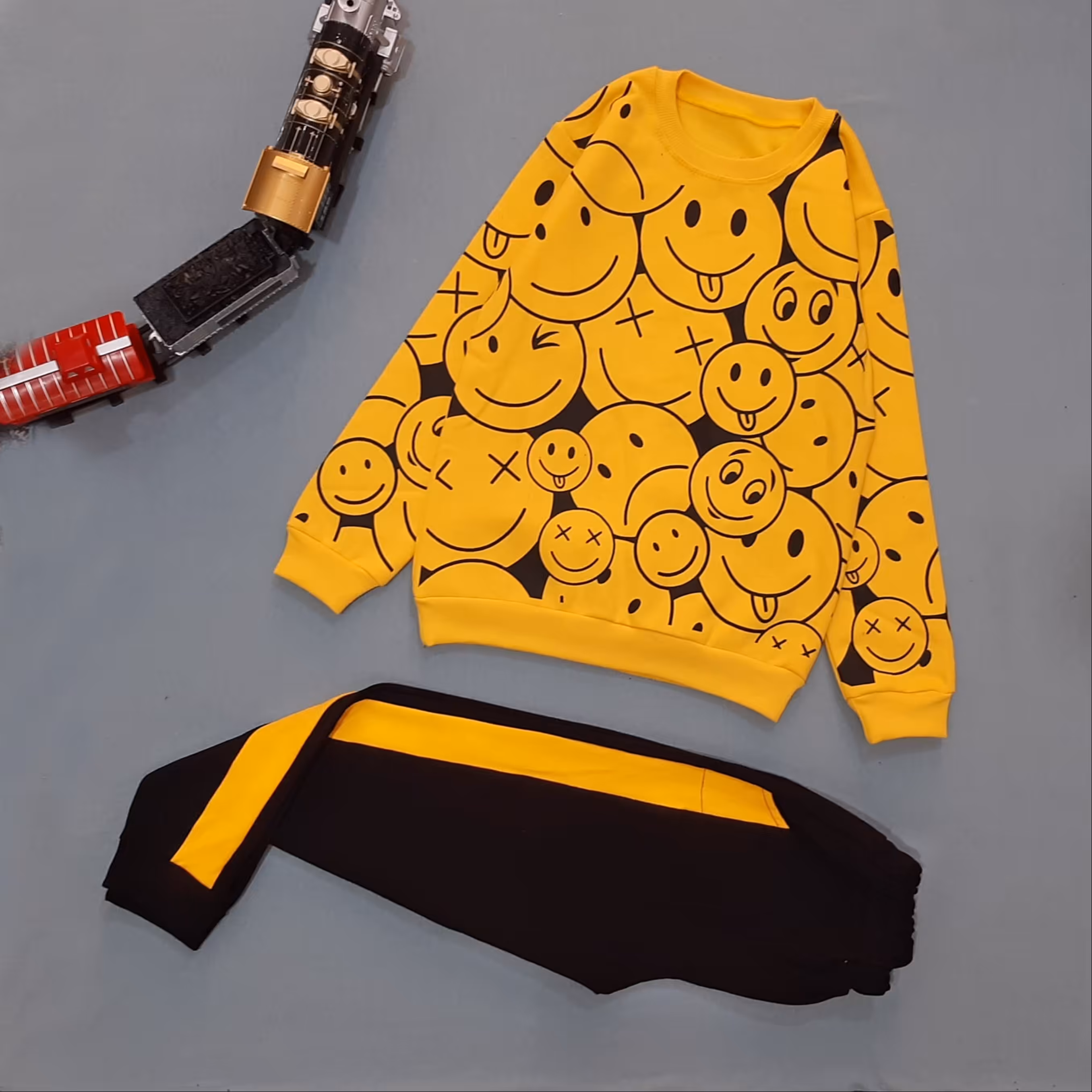 ست بلوز و شلوار پسرانه سایز 55 رنگ زرد پارچه دورس پنبه داخل کرک درجه یک