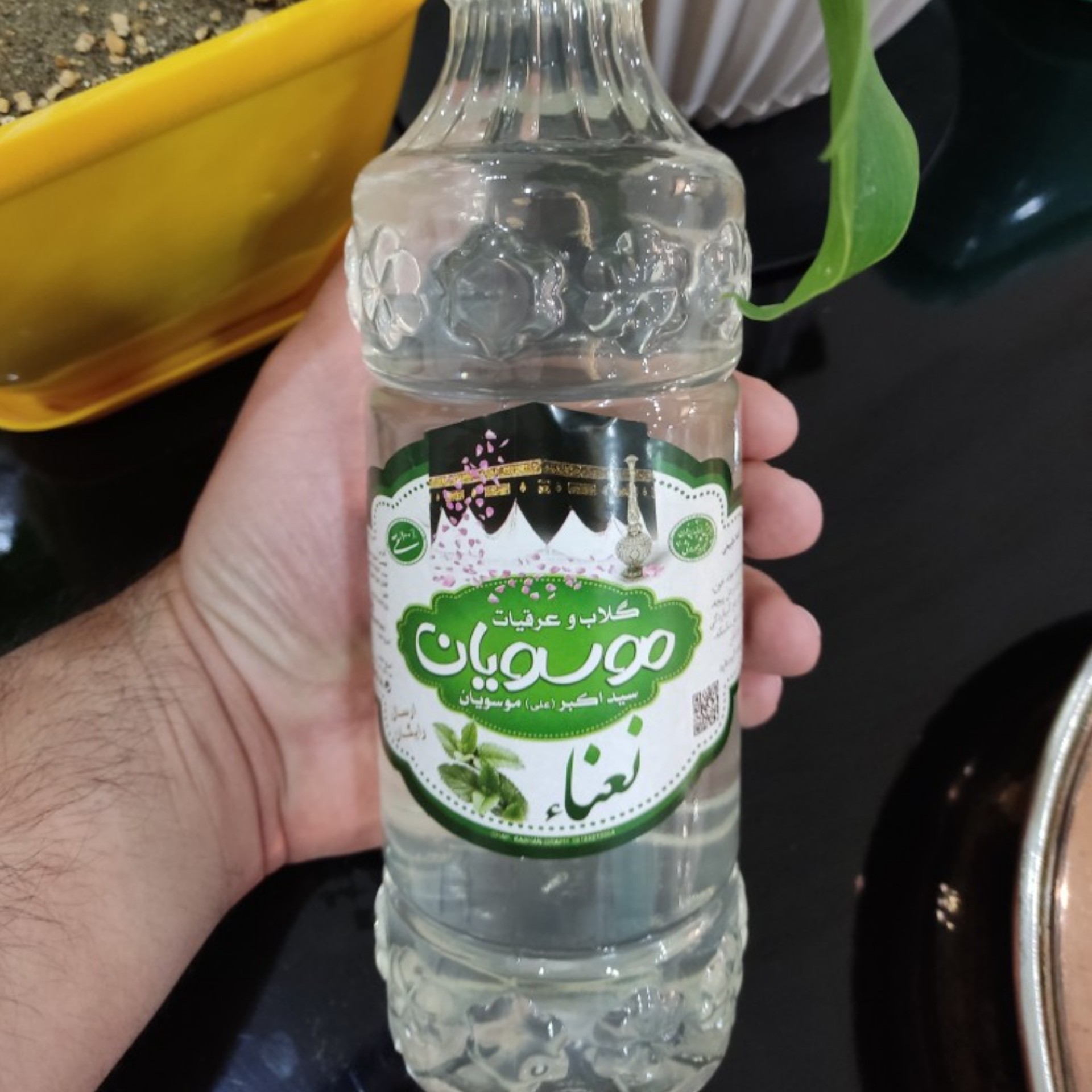 عرق نعنا 1 لیتری ویژه اصل قمصر کاملا طبیعی محصول مربوط به باغ خودمان میباشد