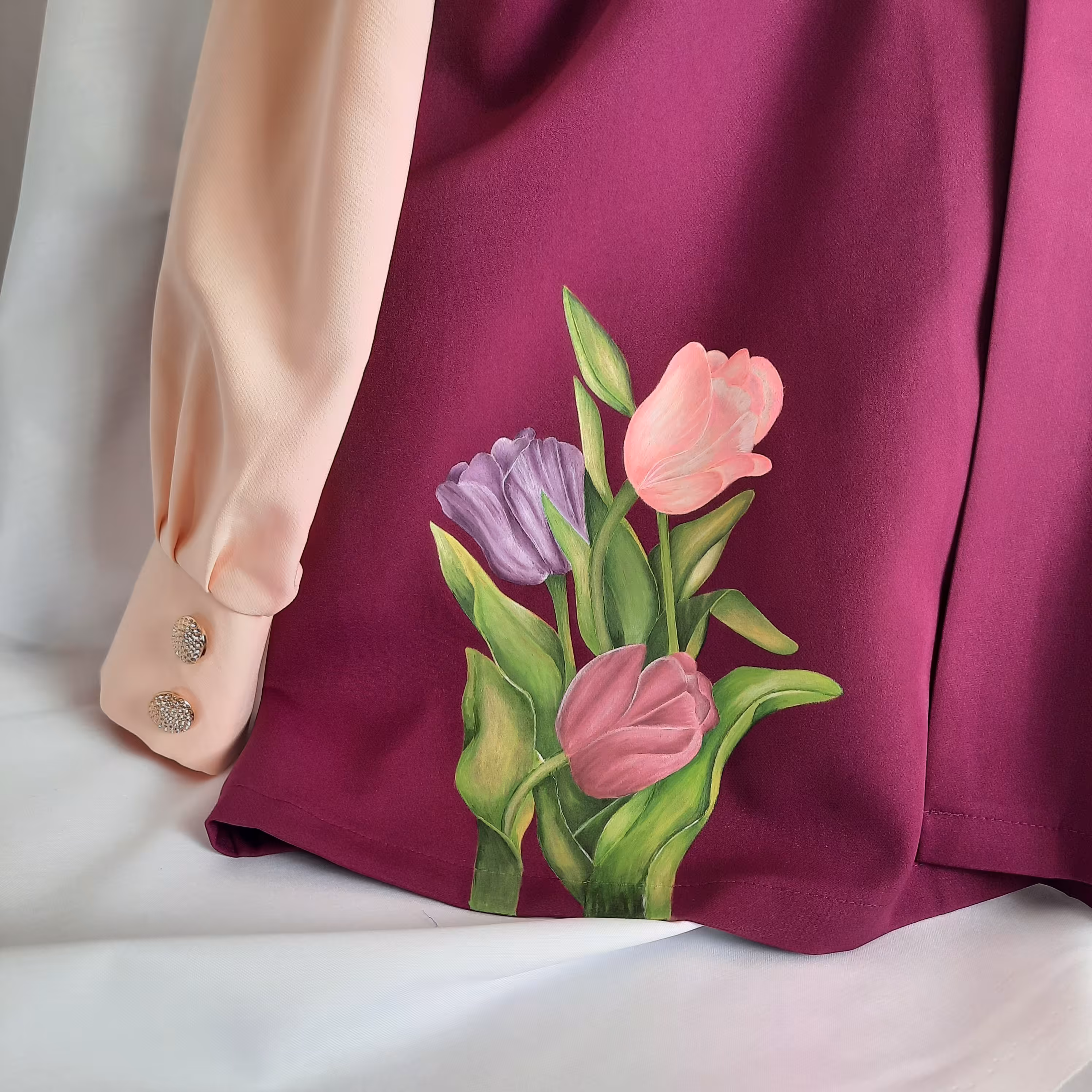 نقاشی روی لباس و پارچه طرح گل دلخواه