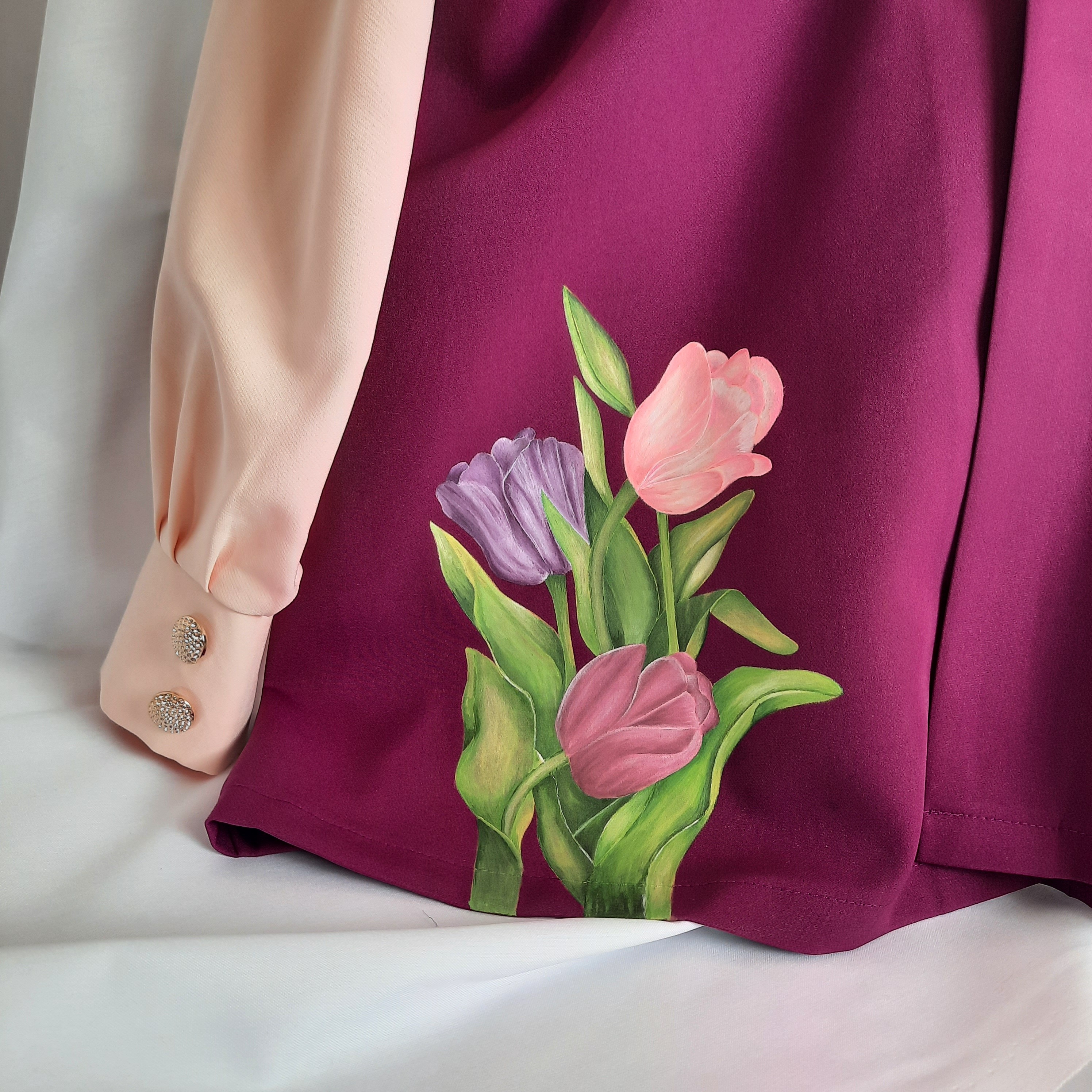 نقاشی روی لباس و پارچه طرح گل دلخواه